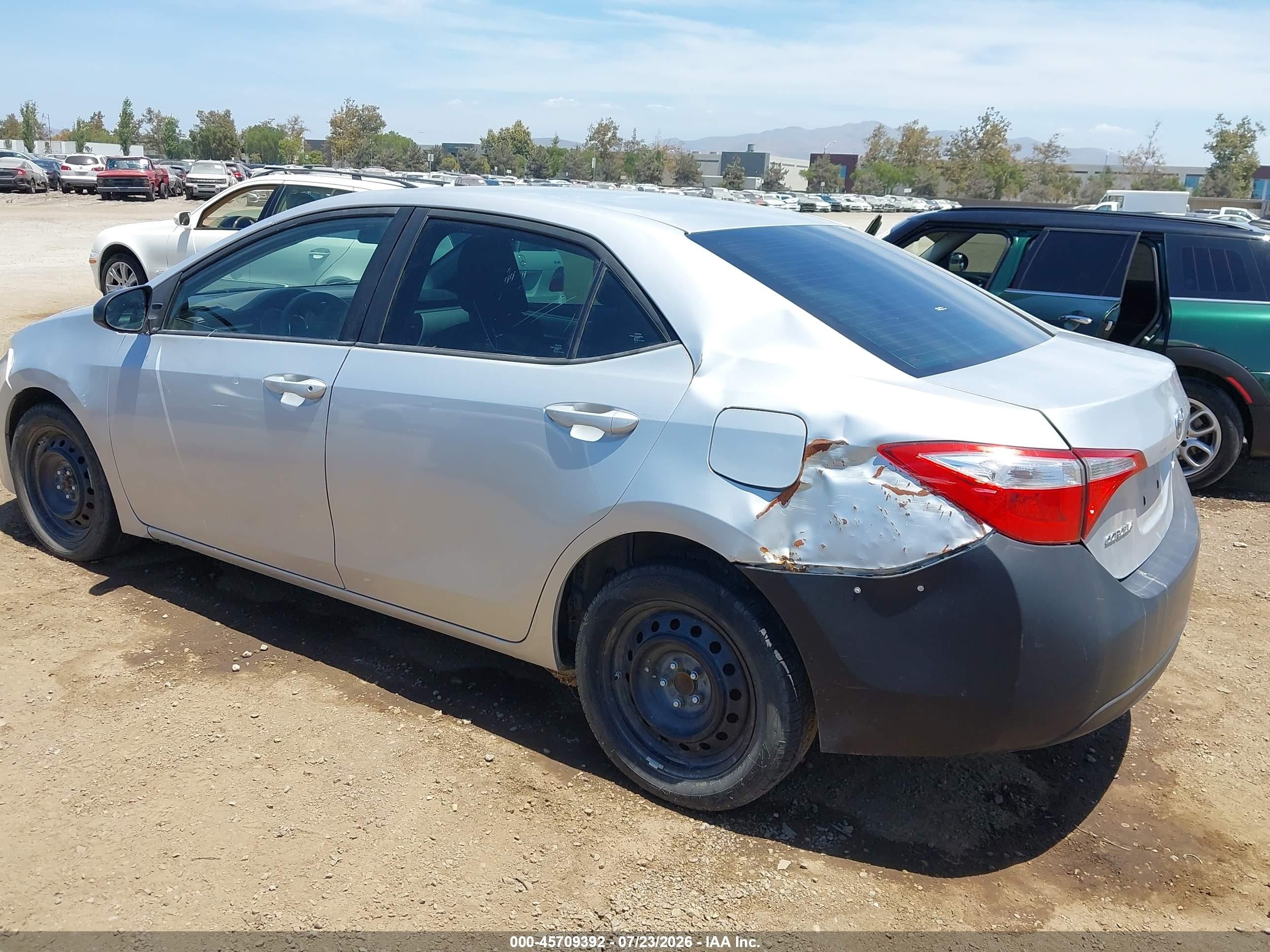 2015 Toyota Corolla Le Silver vin: 5YFBURHE2FP365280