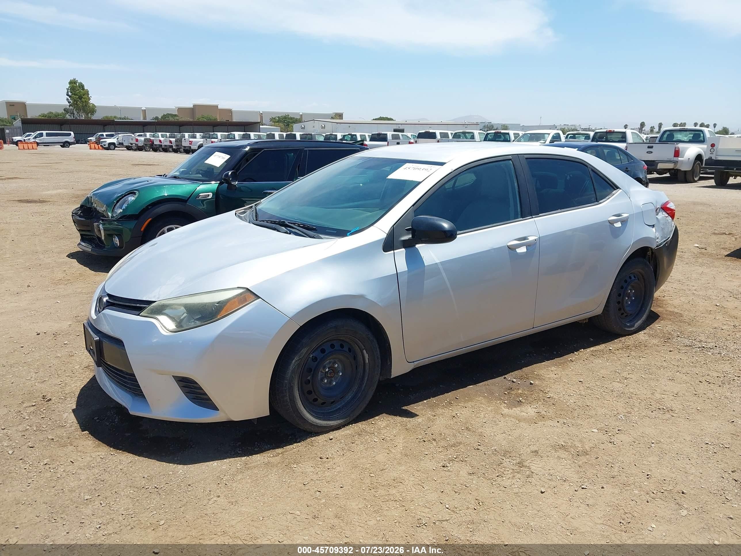 2015 Toyota Corolla Le Silver vin: 5YFBURHE2FP365280