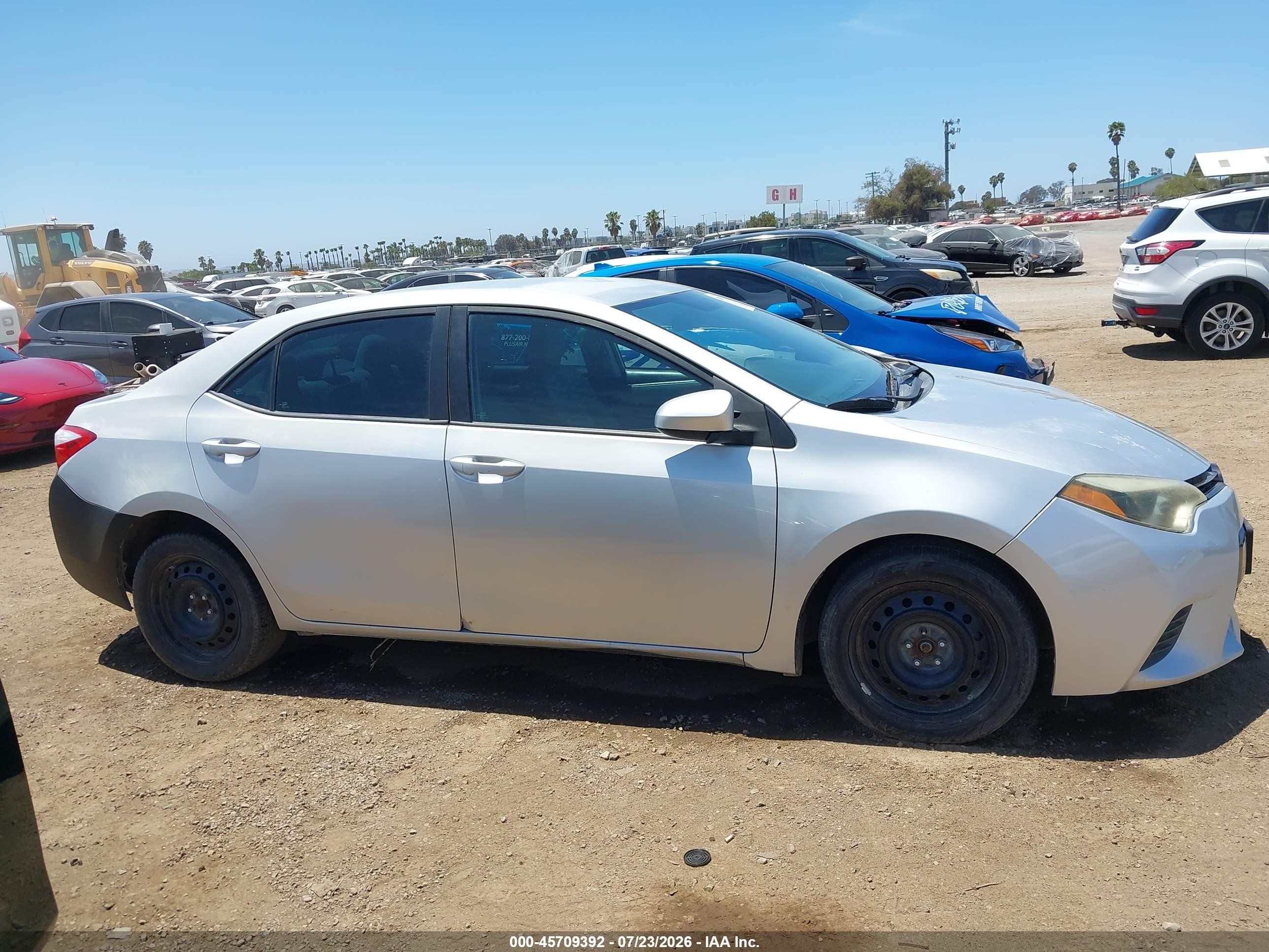 2015 Toyota Corolla Le Silver vin: 5YFBURHE2FP365280