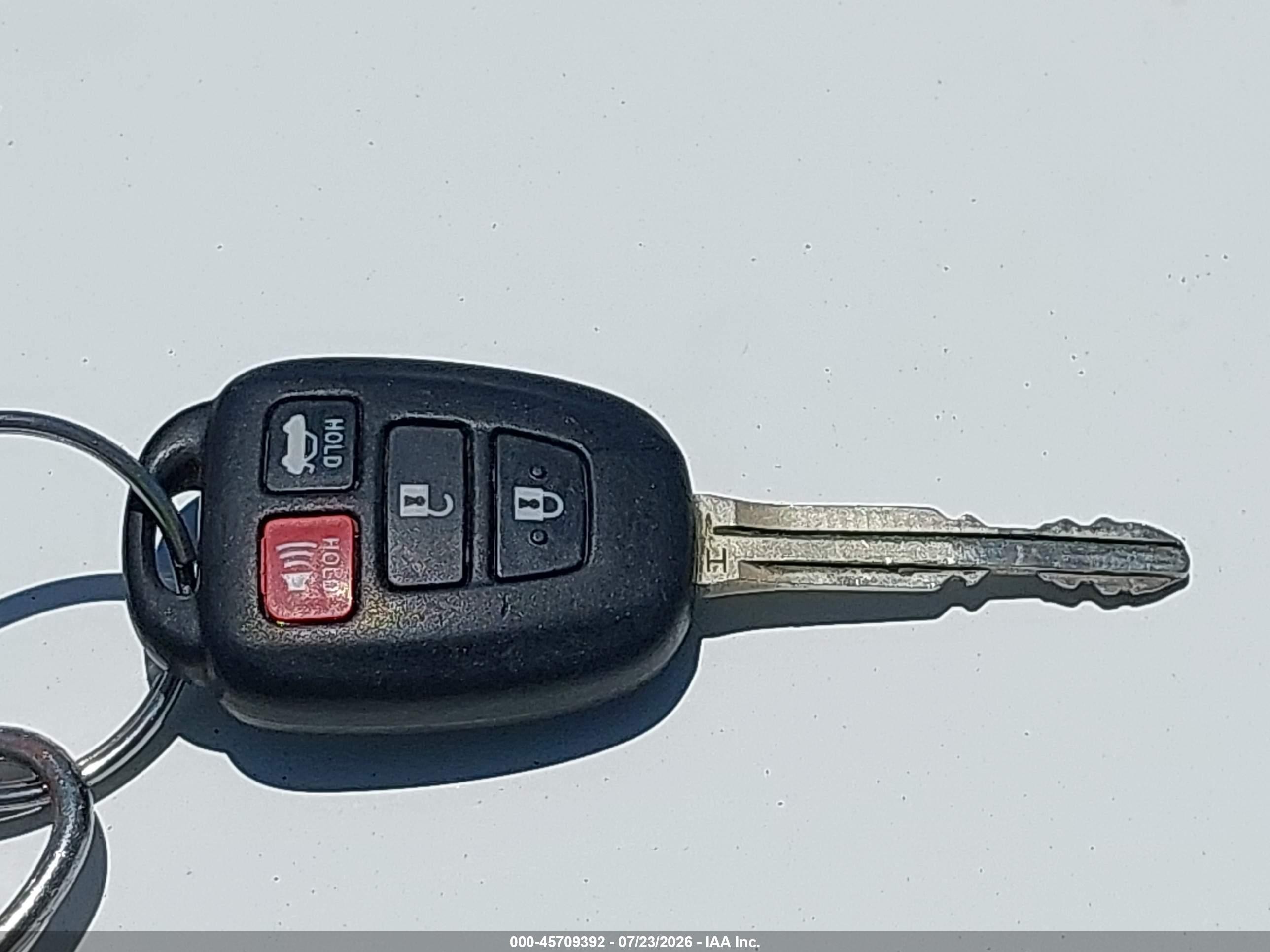 2015 Toyota Corolla Le Silver vin: 5YFBURHE2FP365280