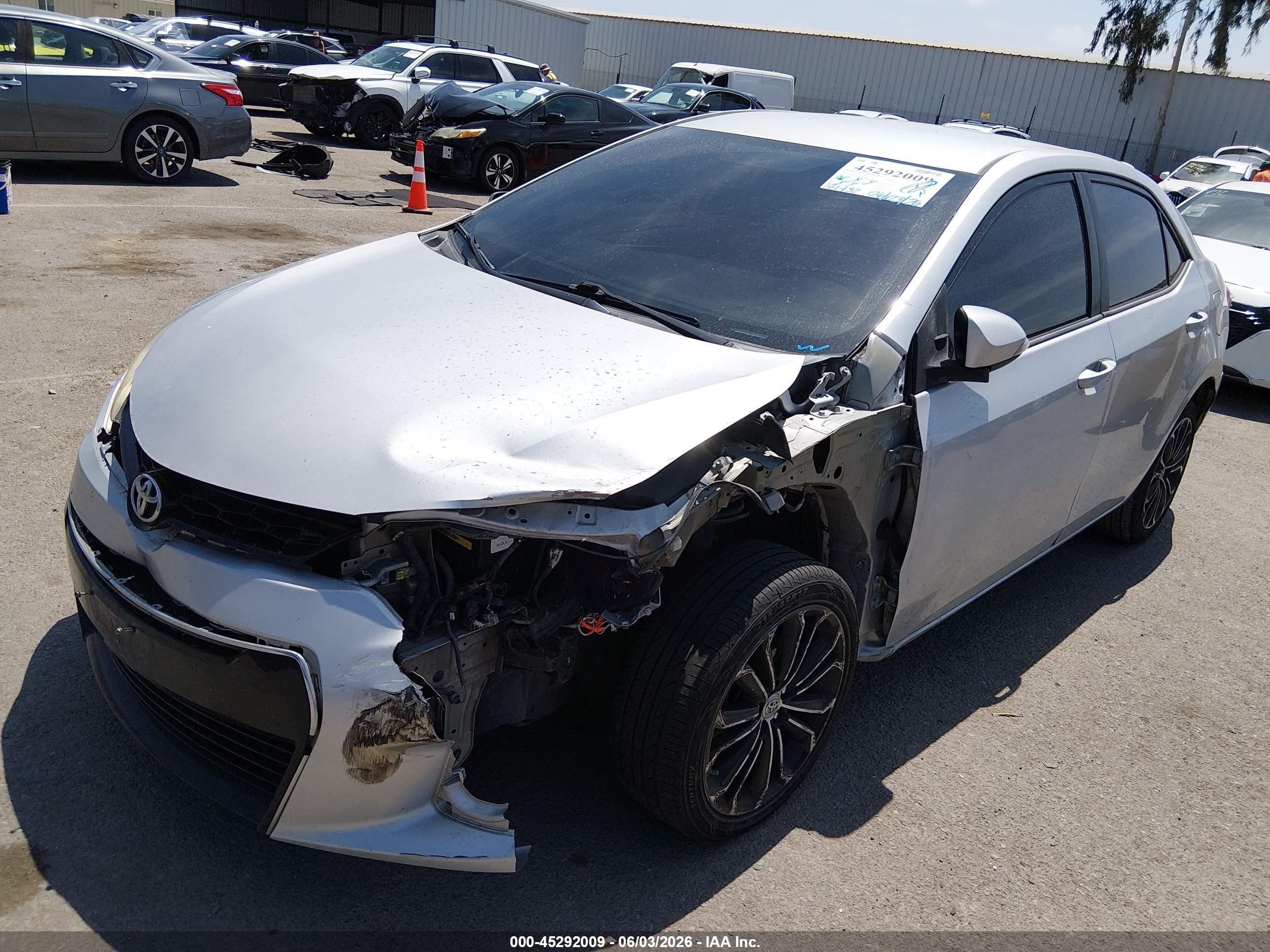 2016 Toyota Corolla S Plus Silver vin: 5YFBURHE2GP464909