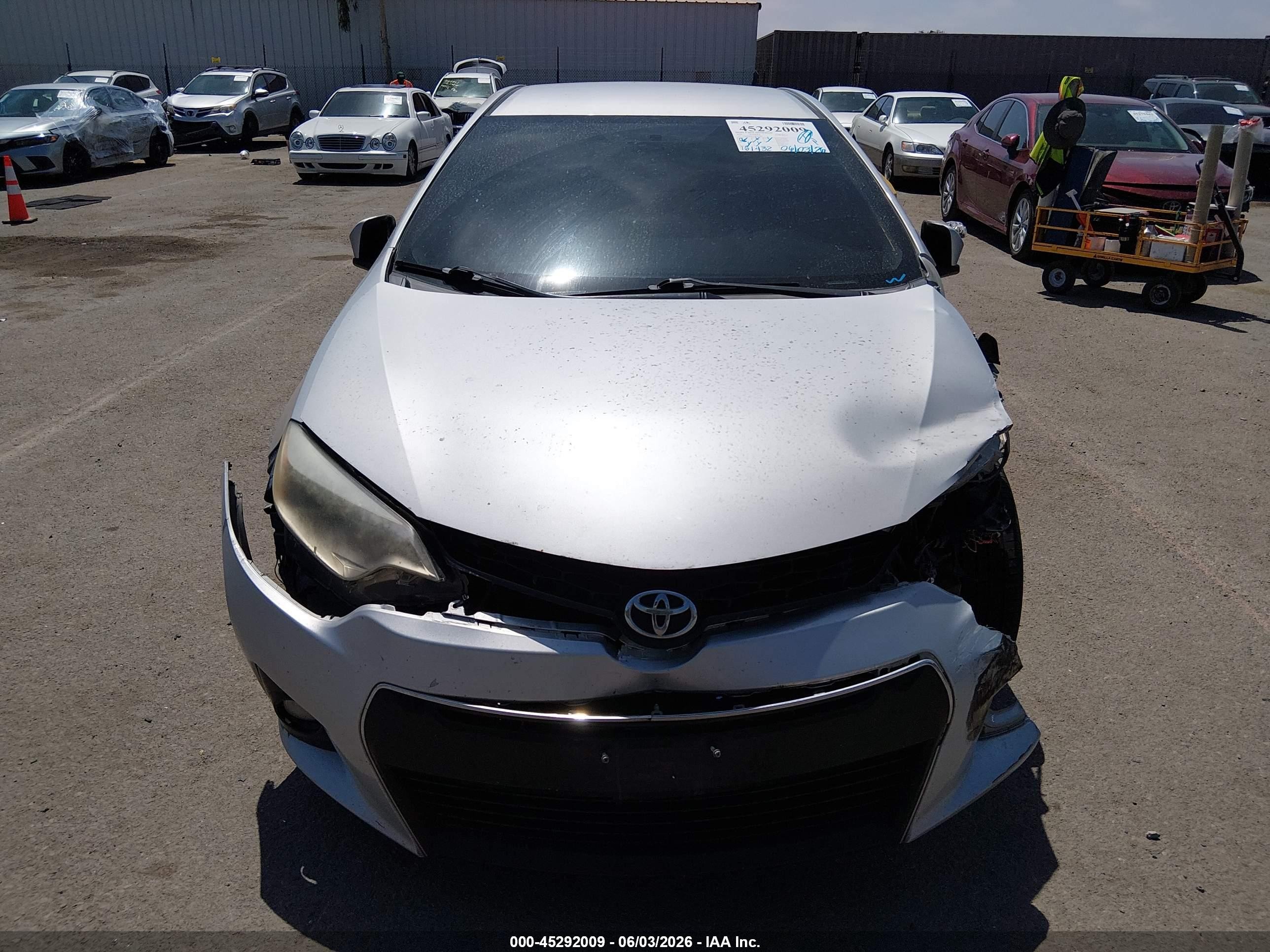 2016 Toyota Corolla S Plus Silver vin: 5YFBURHE2GP464909