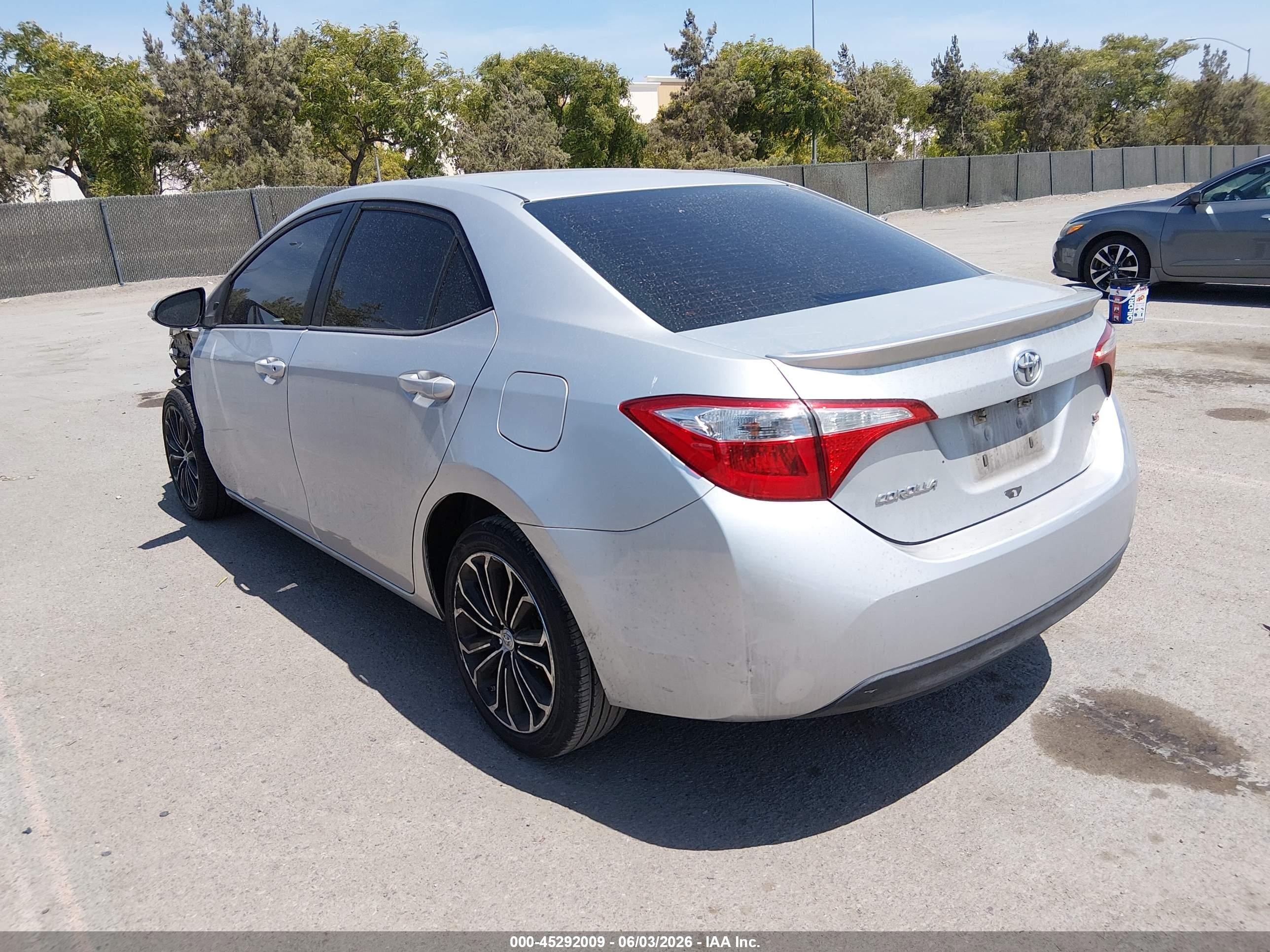 2016 Toyota Corolla S Plus Silver vin: 5YFBURHE2GP464909
