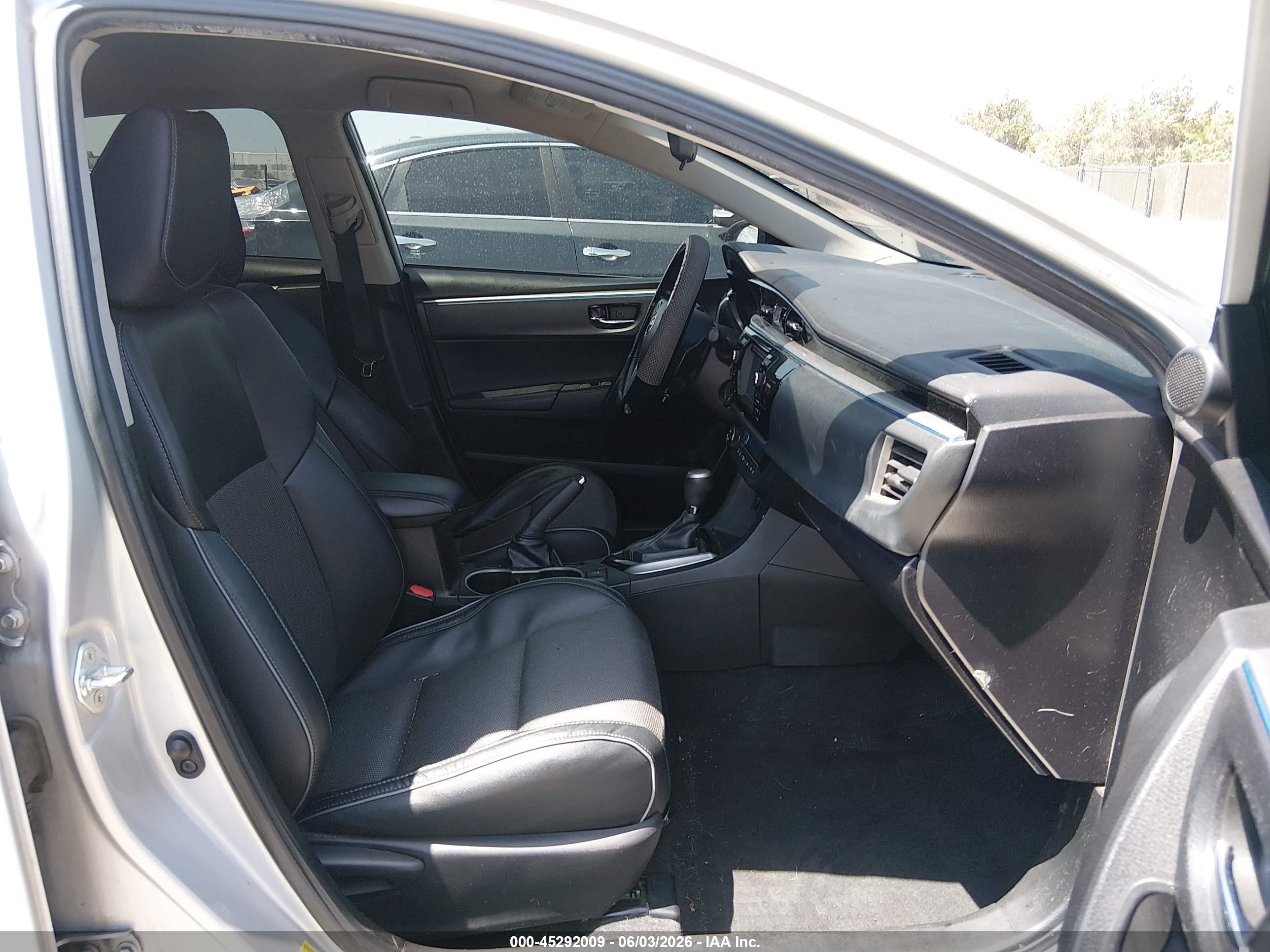 2016 Toyota Corolla S Plus Silver vin: 5YFBURHE2GP464909