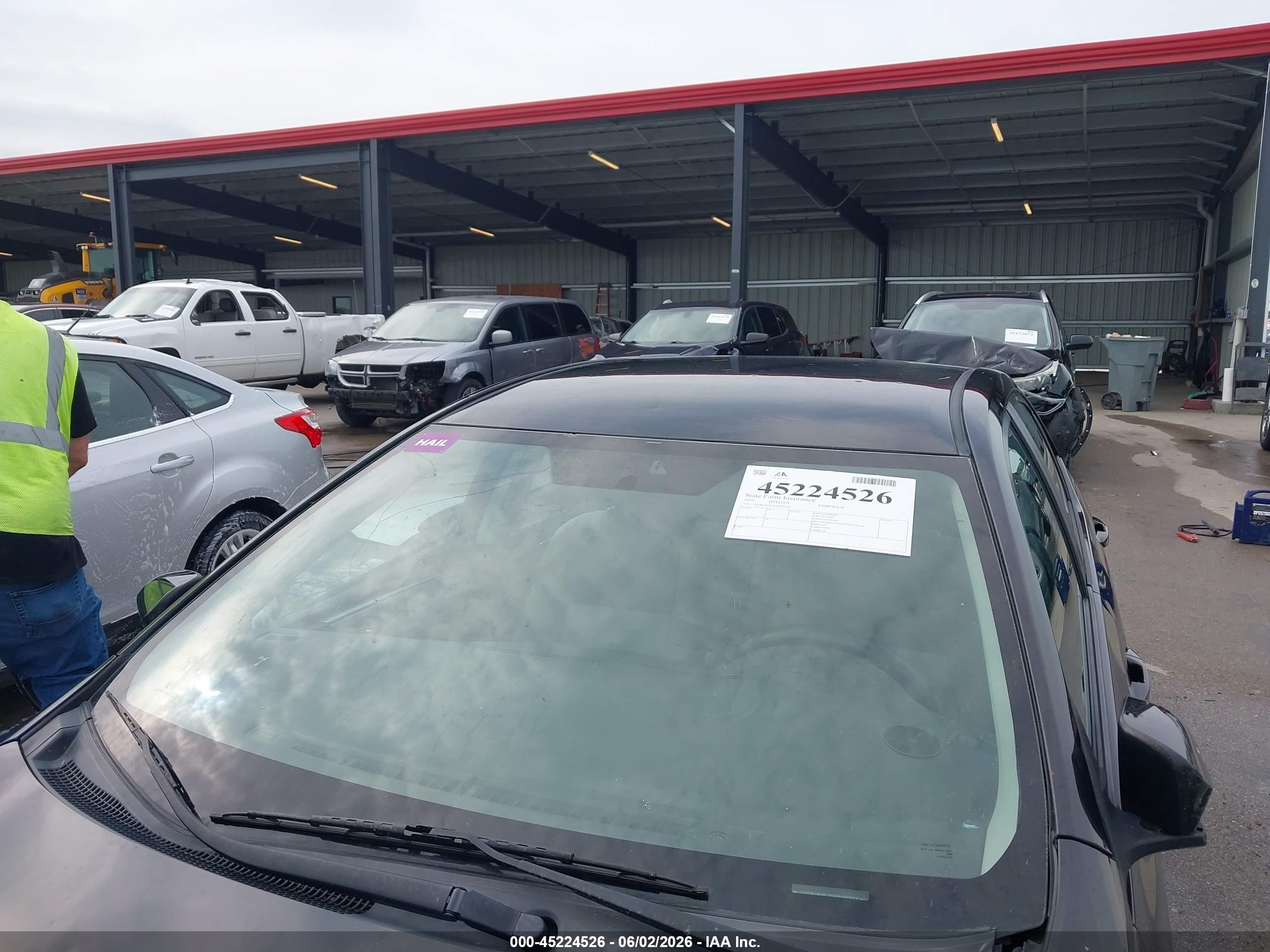 2016 Toyota Corolla Le Black vin: 5YFBURHE2GP500761