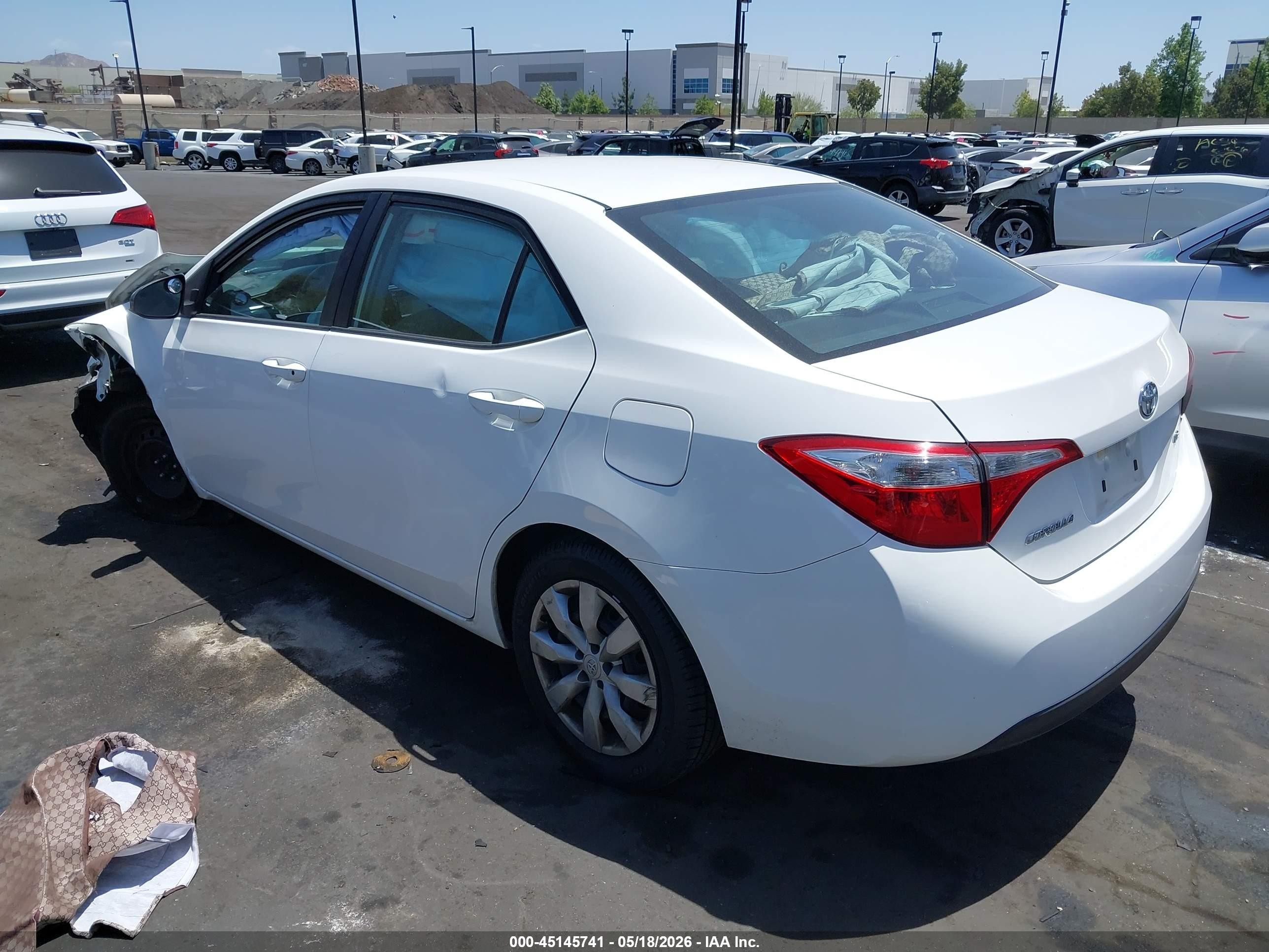 2016 Toyota Corolla Le White vin: 5YFBURHE2GP520251
