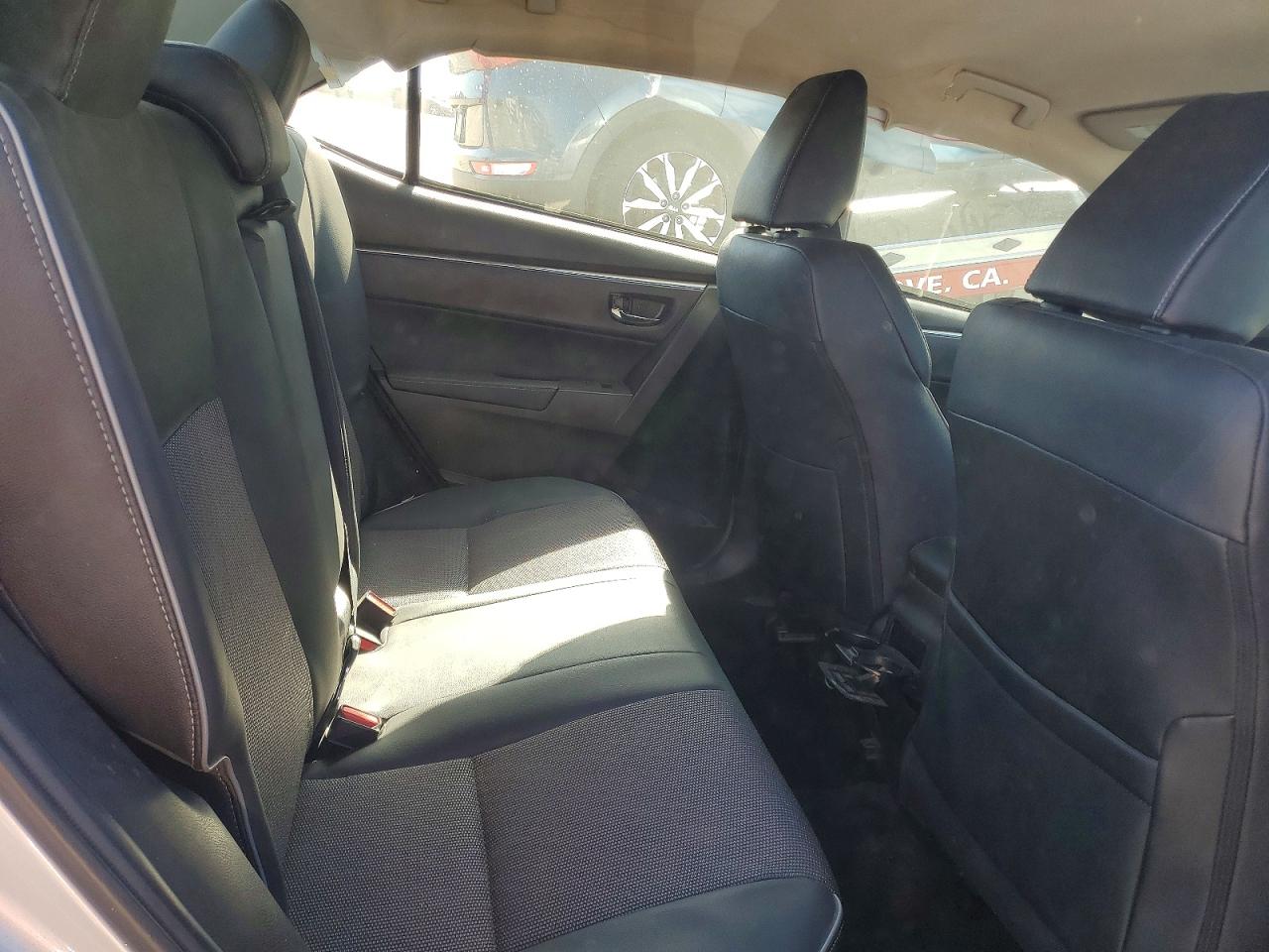 2016 Toyota Corolla S Plus Silver vin: 5YFBURHE2GP533016
