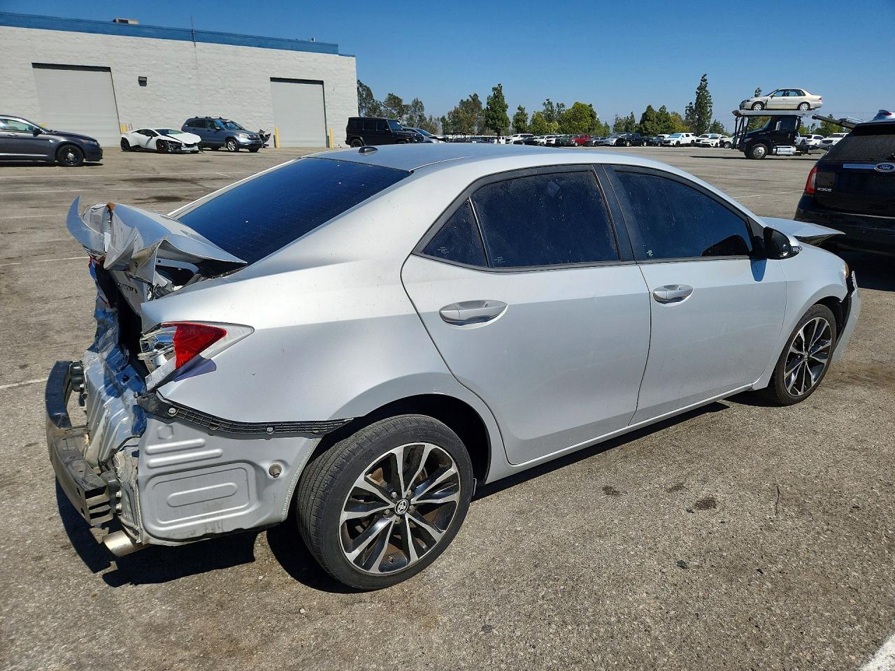 2017 Toyota Corolla Se Silver vin: 5YFBURHE2HP660916