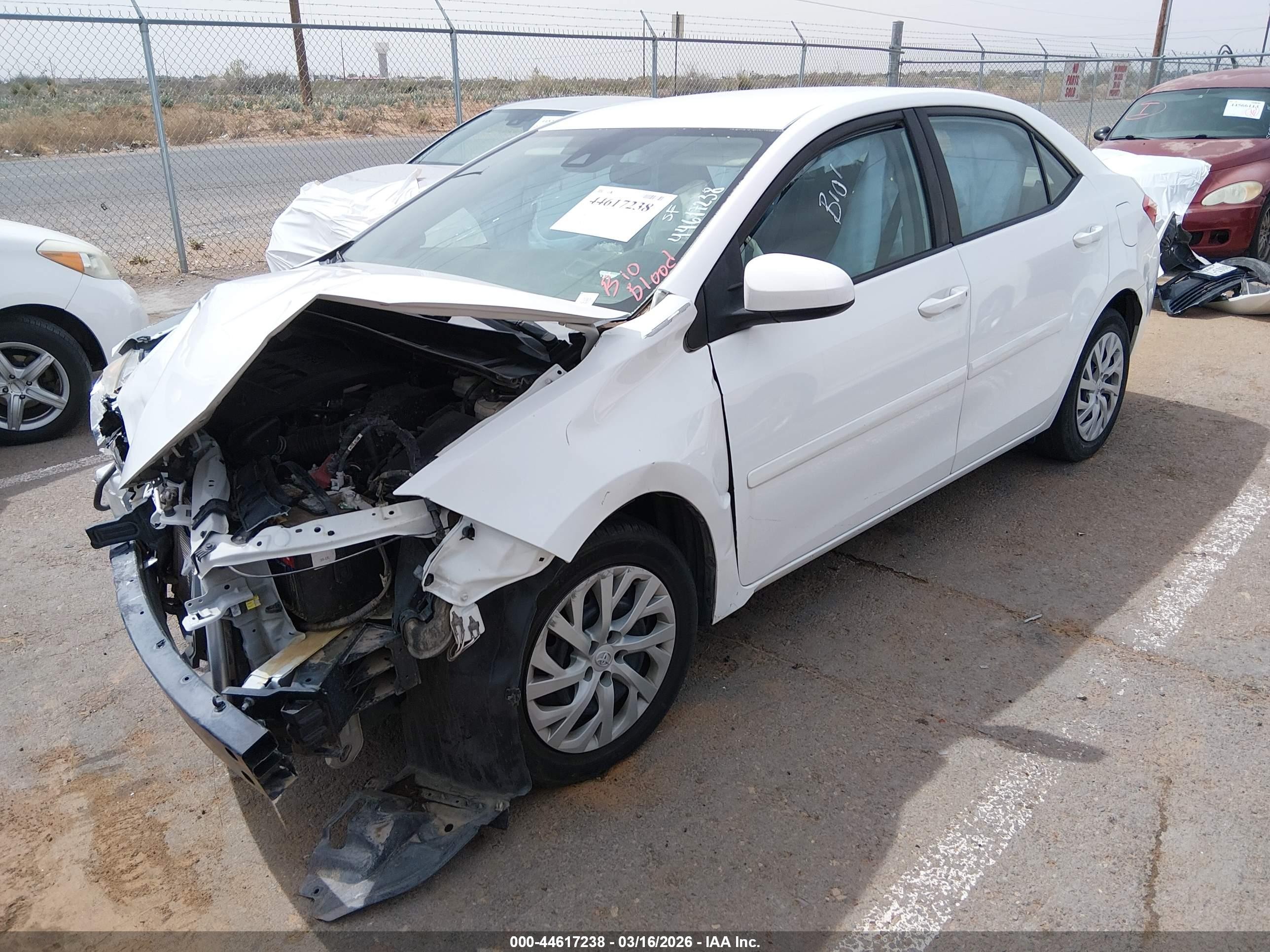 2017 Toyota Corolla Le Белый vin: 5YFBURHE2HP664609