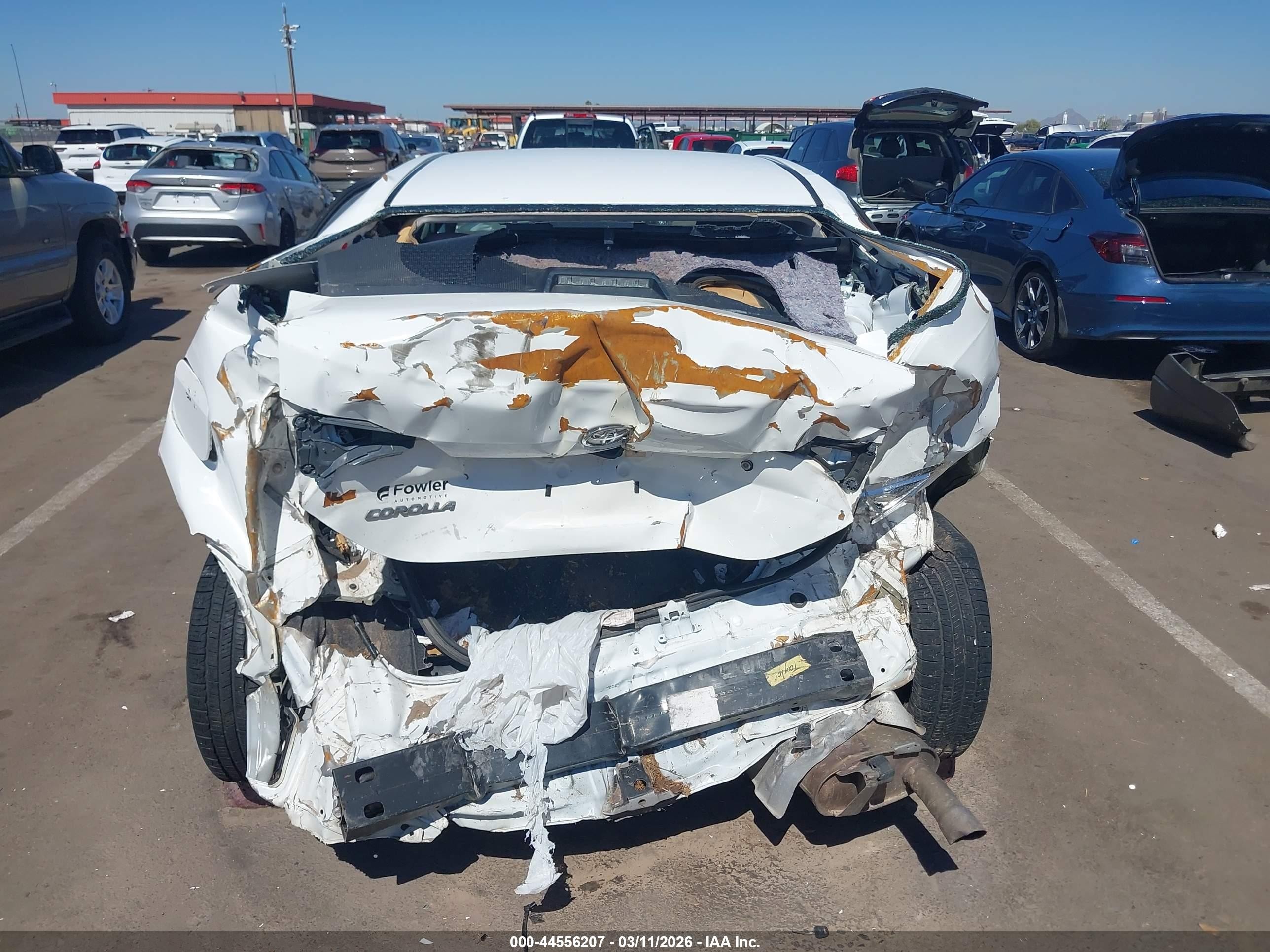2017 Toyota Corolla L White vin: 5YFBURHE2HP693429