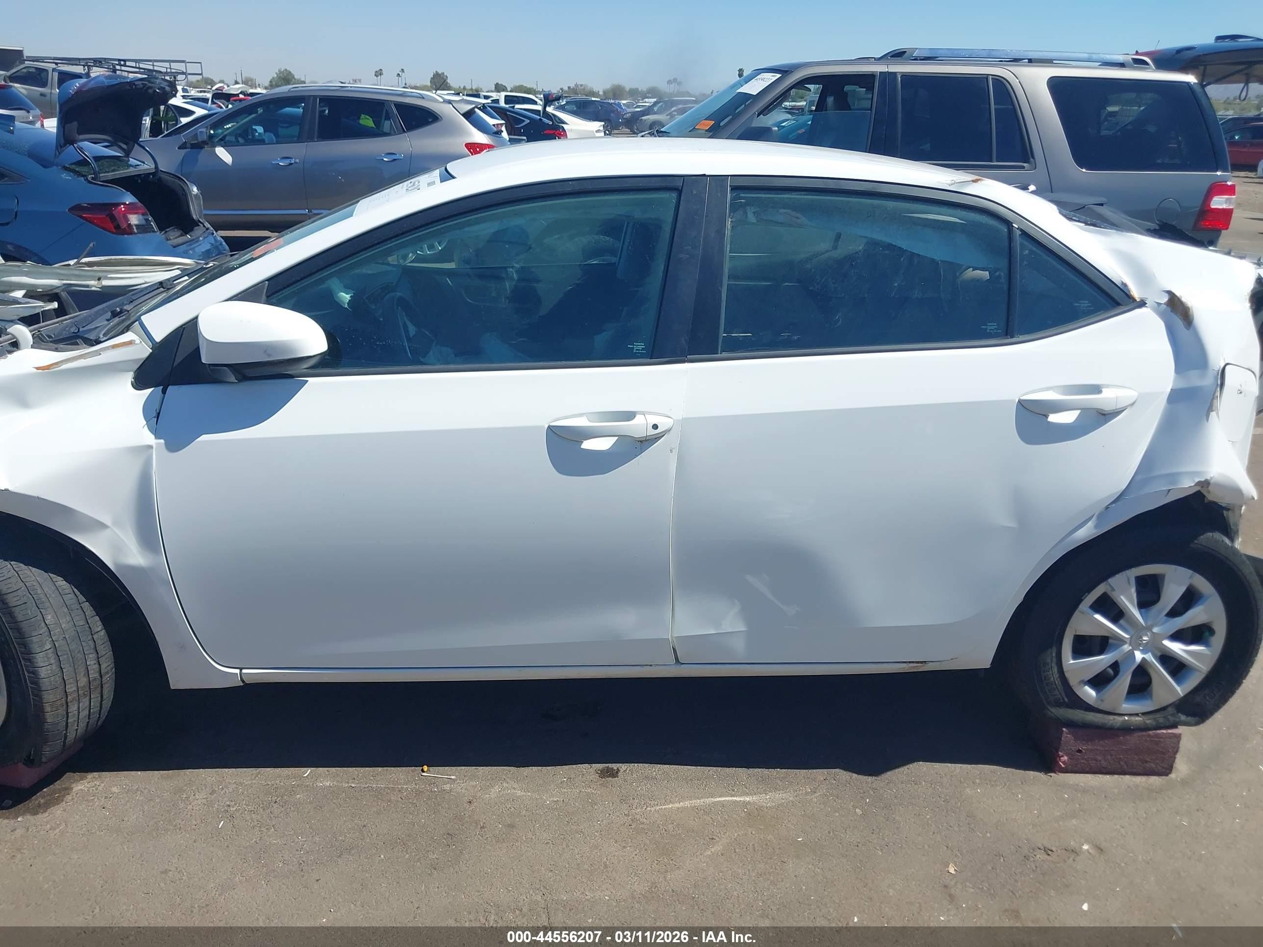 2017 Toyota Corolla L White vin: 5YFBURHE2HP693429