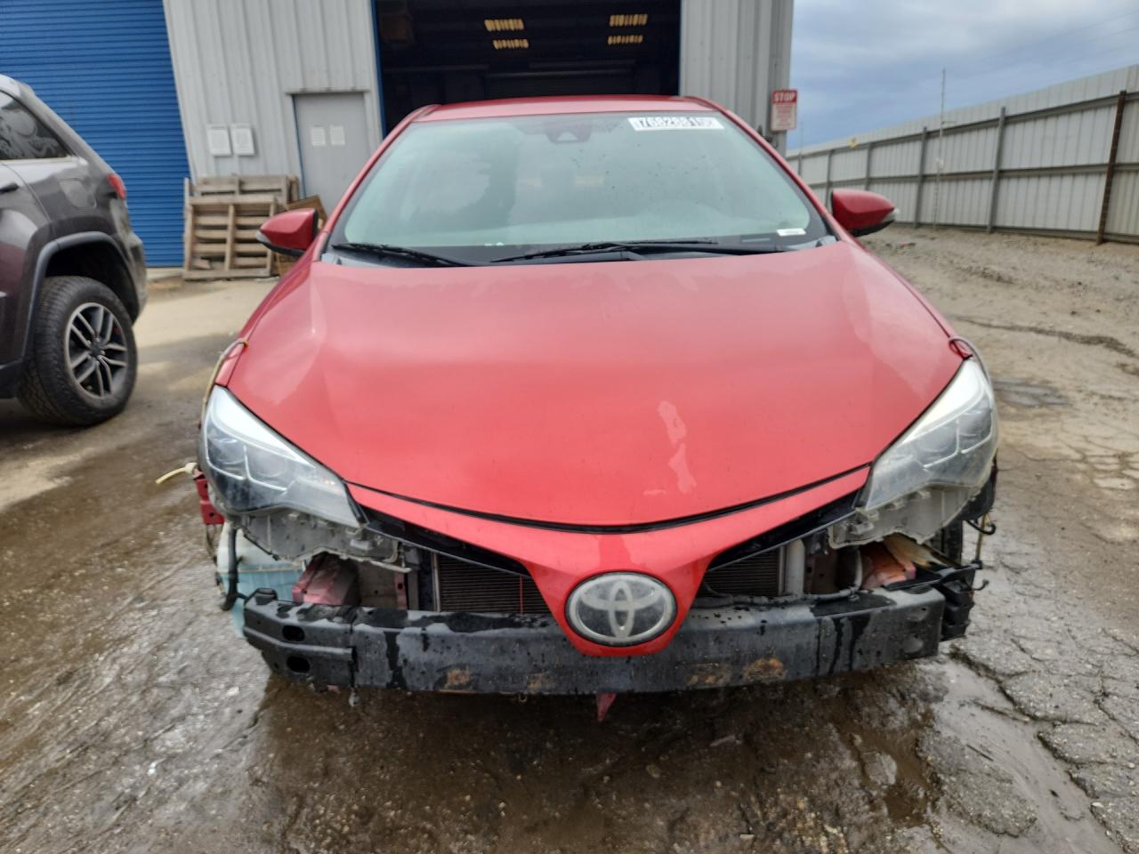 2017 Toyota Corolla Se Red vin: 5YFBURHE2HP725327 Damage: Grille, Missing, Replacement Required