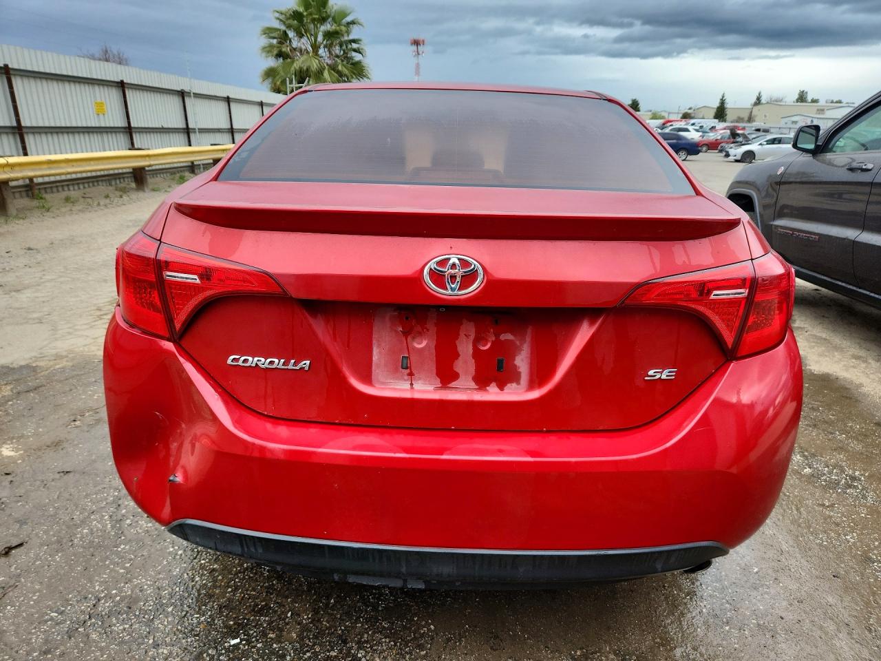 2017 Toyota Corolla Se Red vin: 5YFBURHE2HP725327