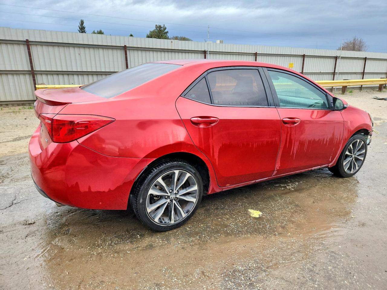 2017 Toyota Corolla Se Red vin: 5YFBURHE2HP725327