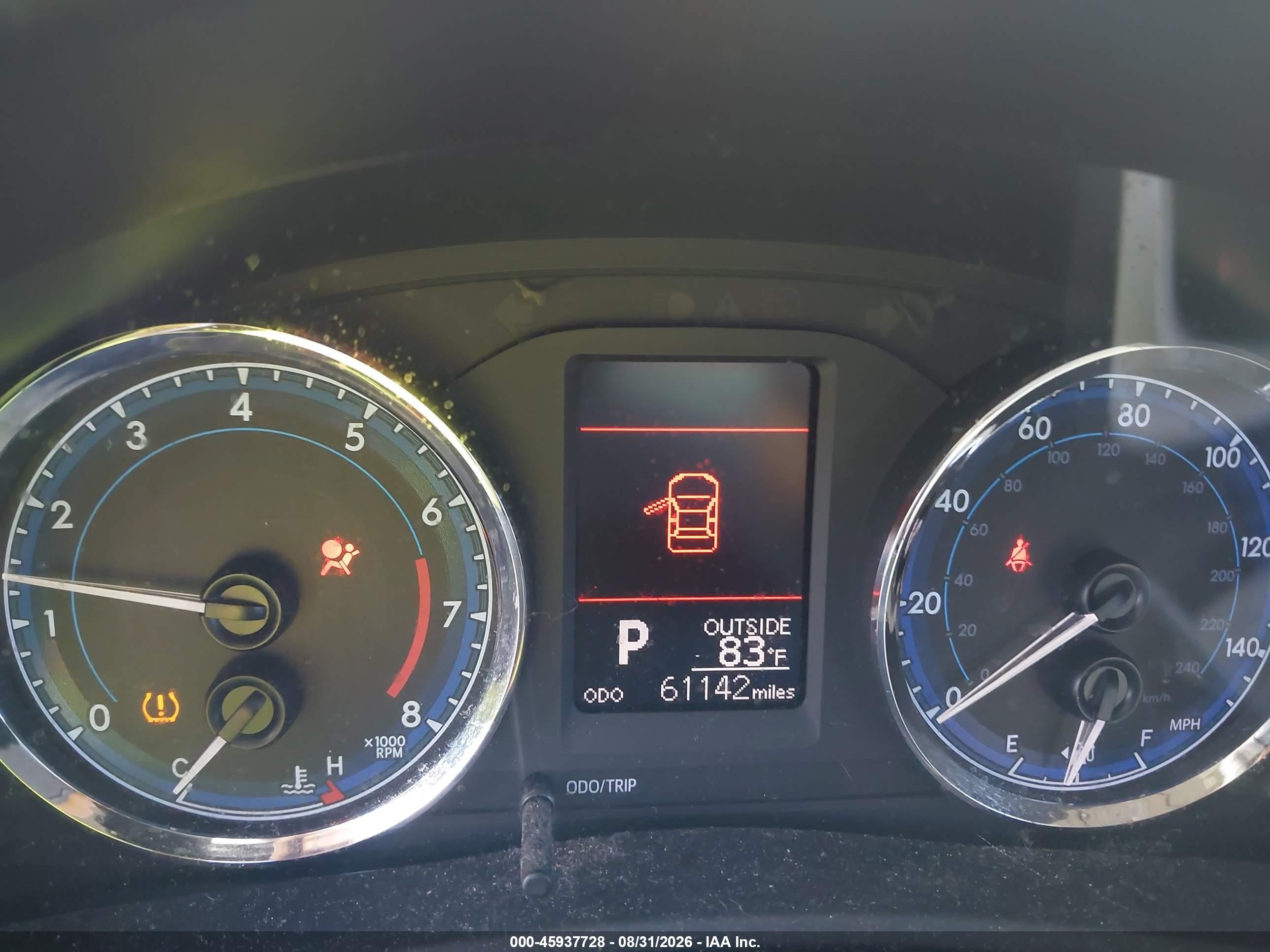 2018 Toyota Corolla Le Red vin: 5YFBURHE2JP770130