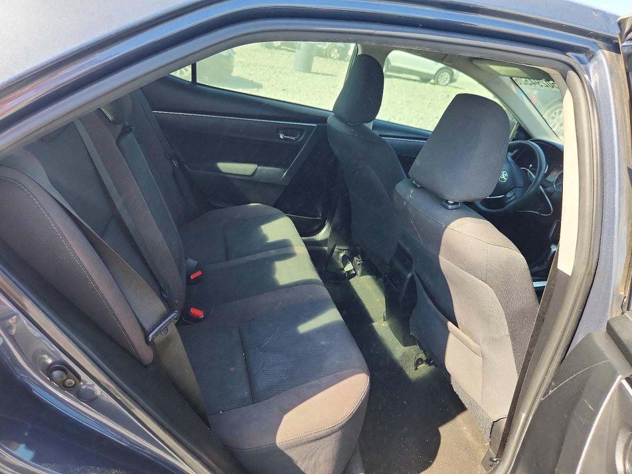 2018 Toyota Corolla Le Синий vin: 5YFBURHE2JP809797