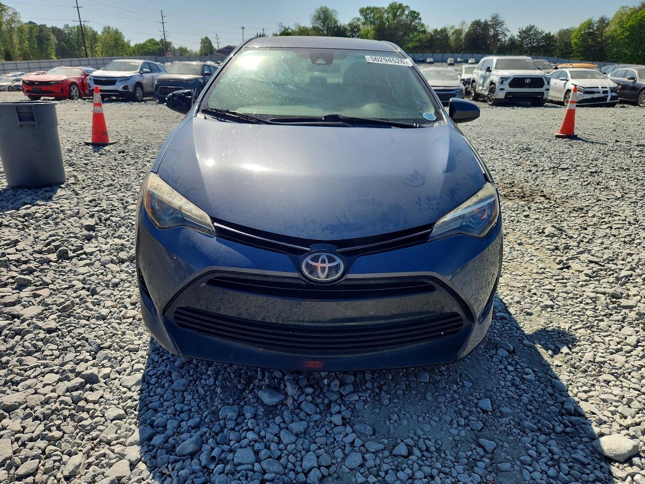 2018 Toyota Corolla Le Синий vin: 5YFBURHE2JP809797