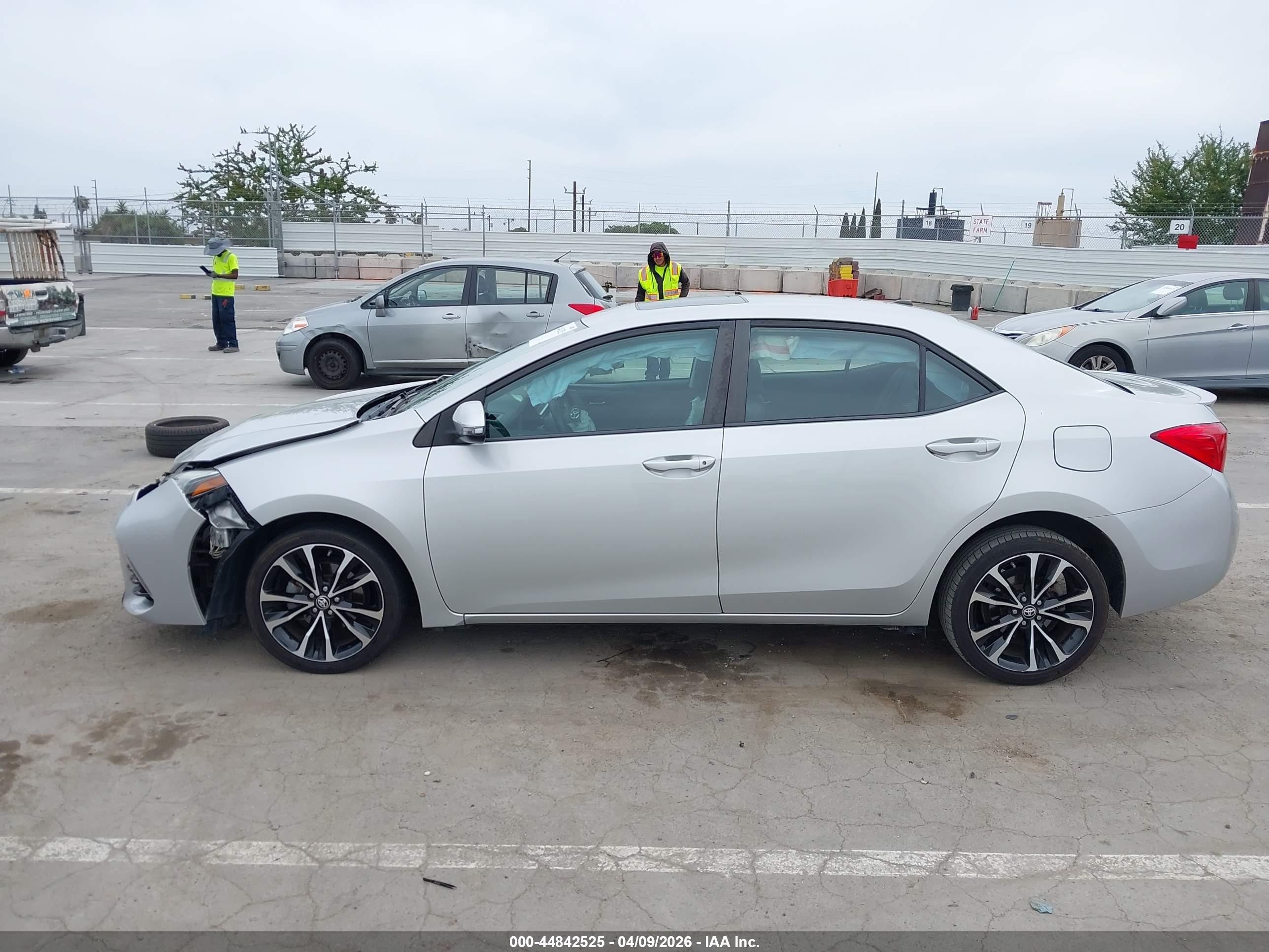 2019 Toyota Corolla Xse Серебряный vin: 5YFBURHE2KP877373
