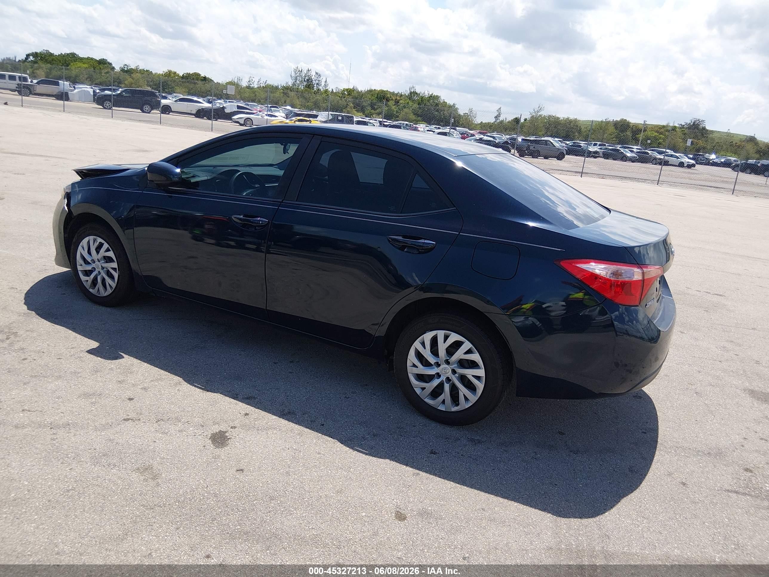 2019 Toyota Corolla Le Dark Blue vin: 5YFBURHE2KP887272