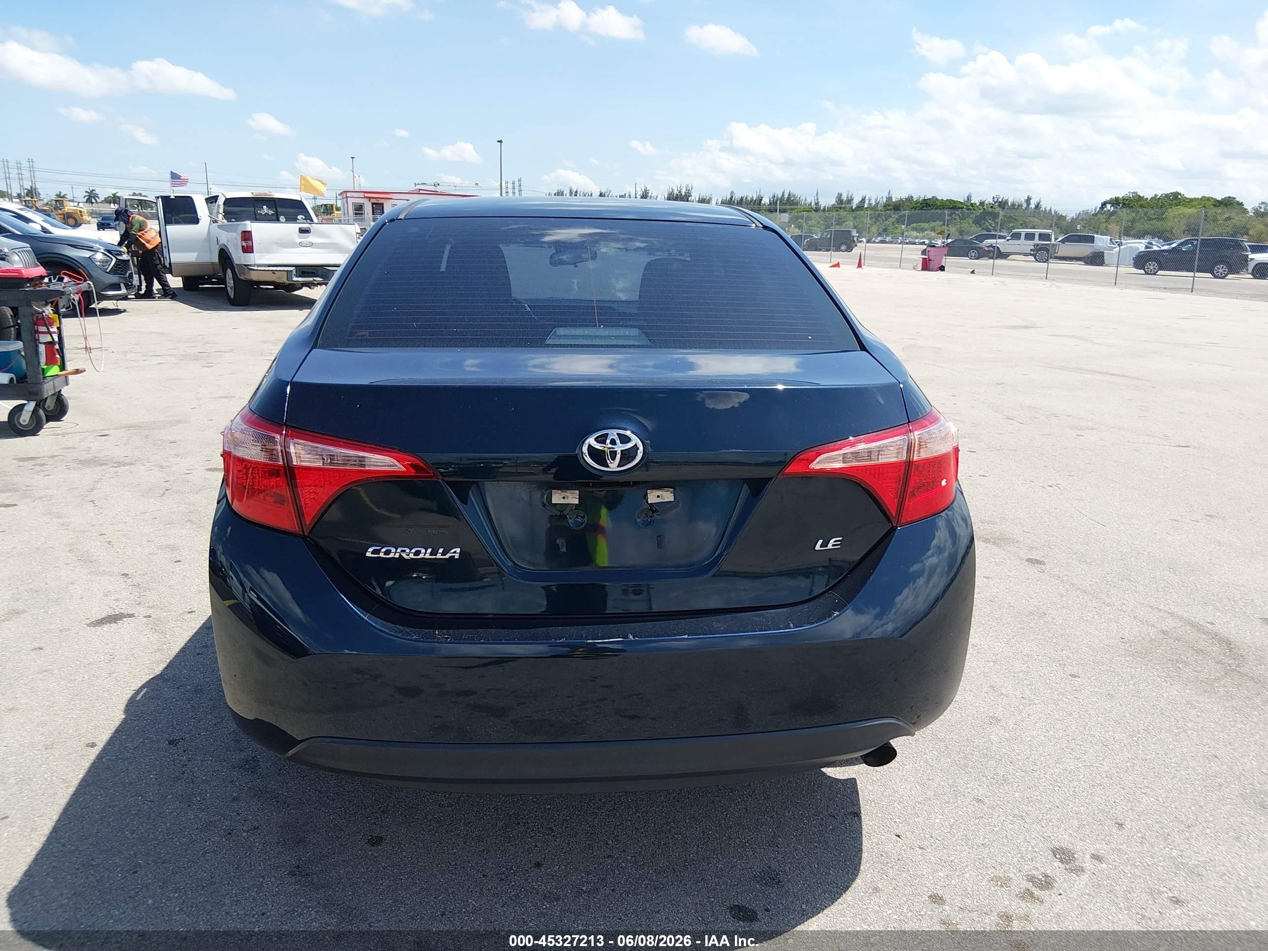2019 Toyota Corolla Le Dark Blue vin: 5YFBURHE2KP887272
