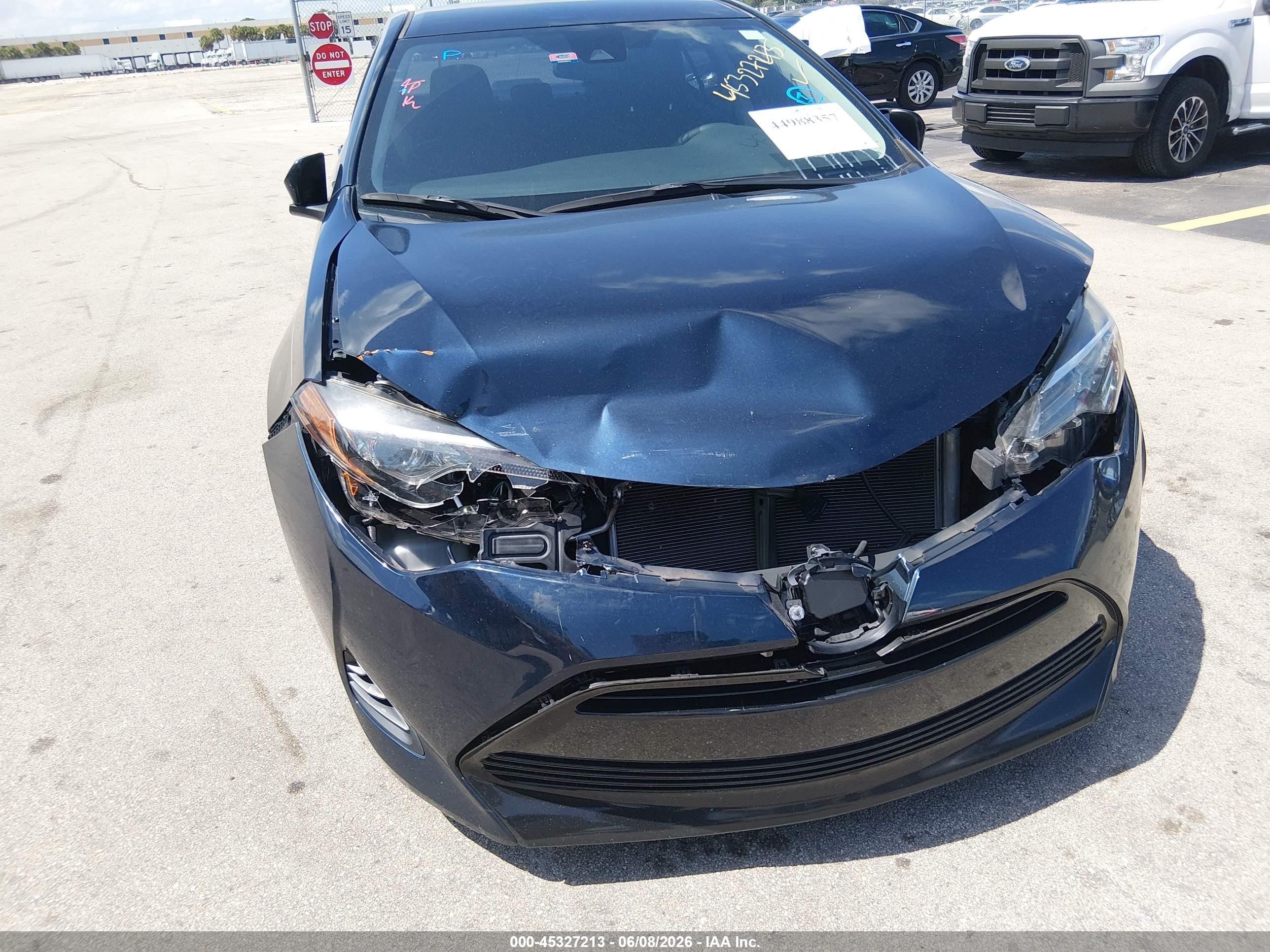 2019 Toyota Corolla Le Dark Blue vin: 5YFBURHE2KP887272