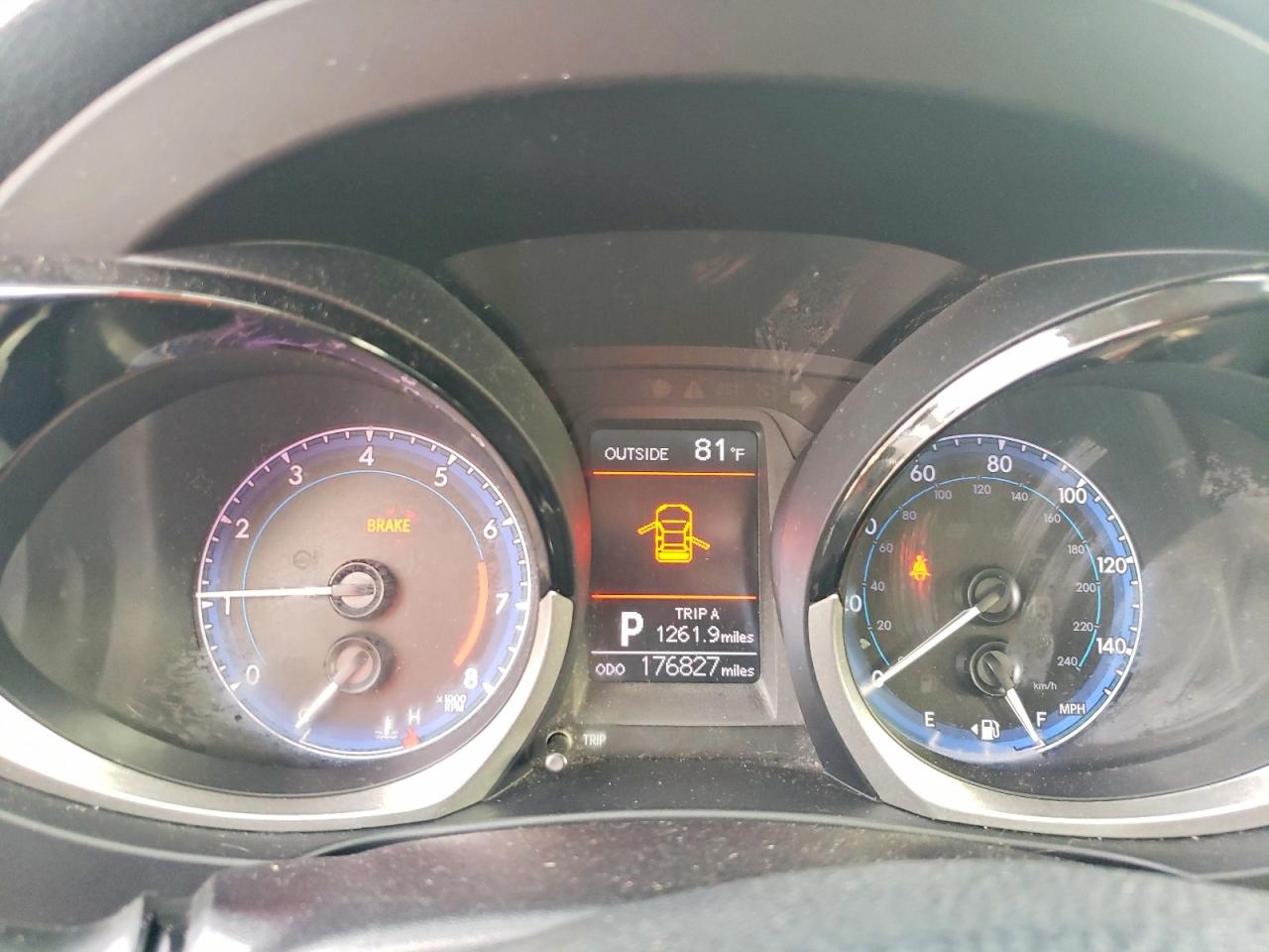 2014 Toyota Corolla S Plus Серебряный vin: 5YFBURHE3EP021553