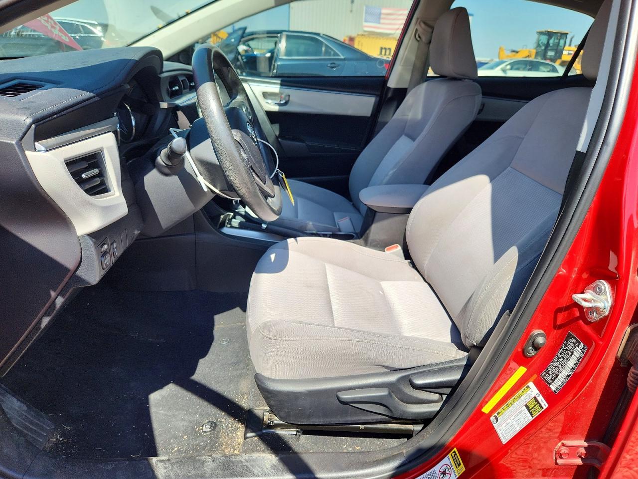 2014 Toyota Corolla Le Plus Red vin: 5YFBURHE3EP040197