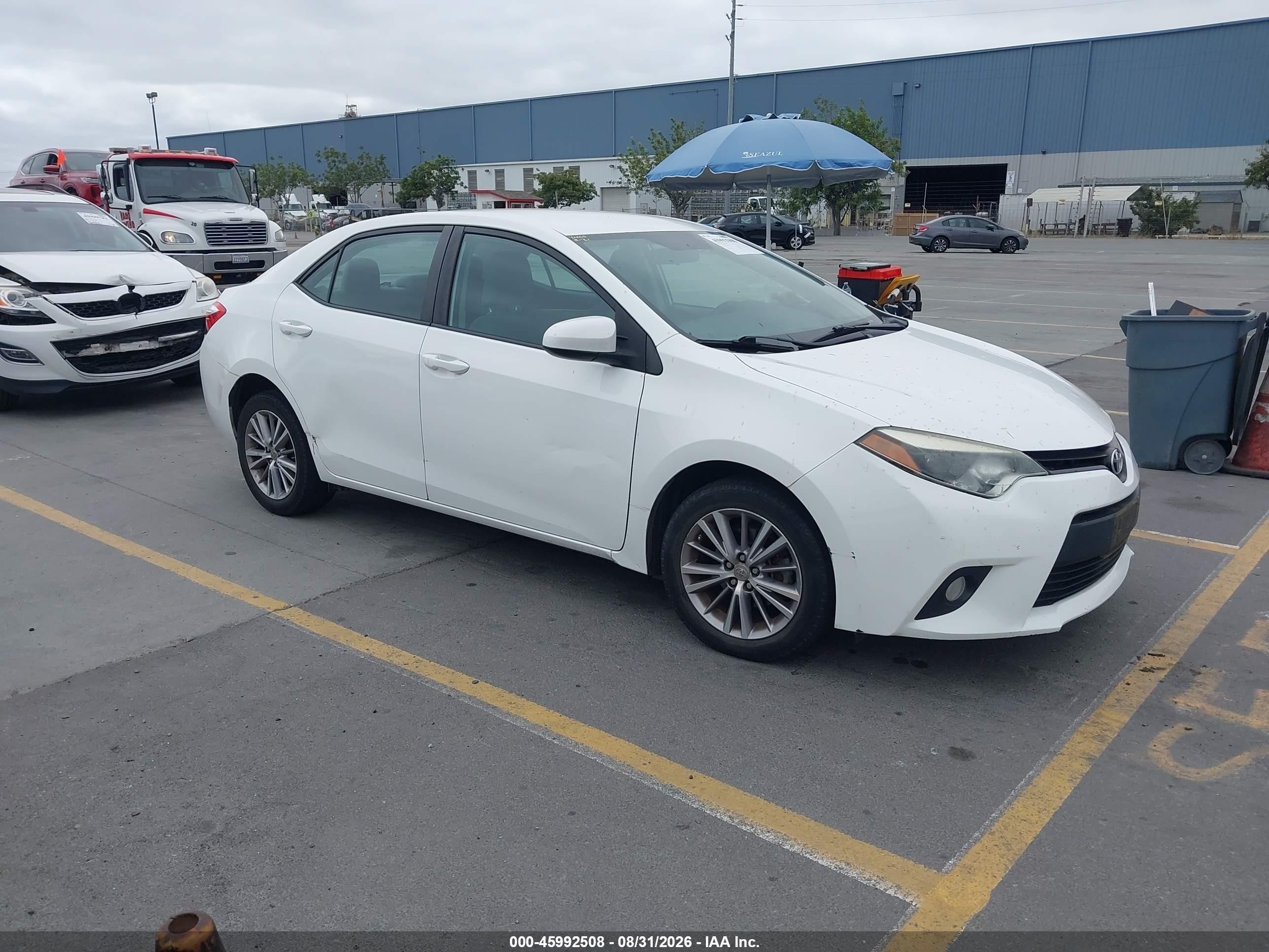 2014 Toyota Corolla Le Plus White vin: 5YFBURHE3EP046291