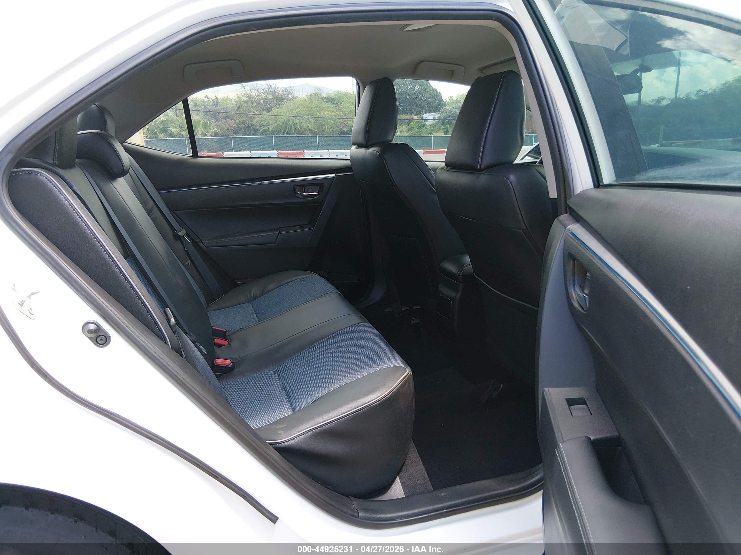 2014 Toyota Corolla S/s Plus/s Premium White vin: 5YFBURHE3EP049451