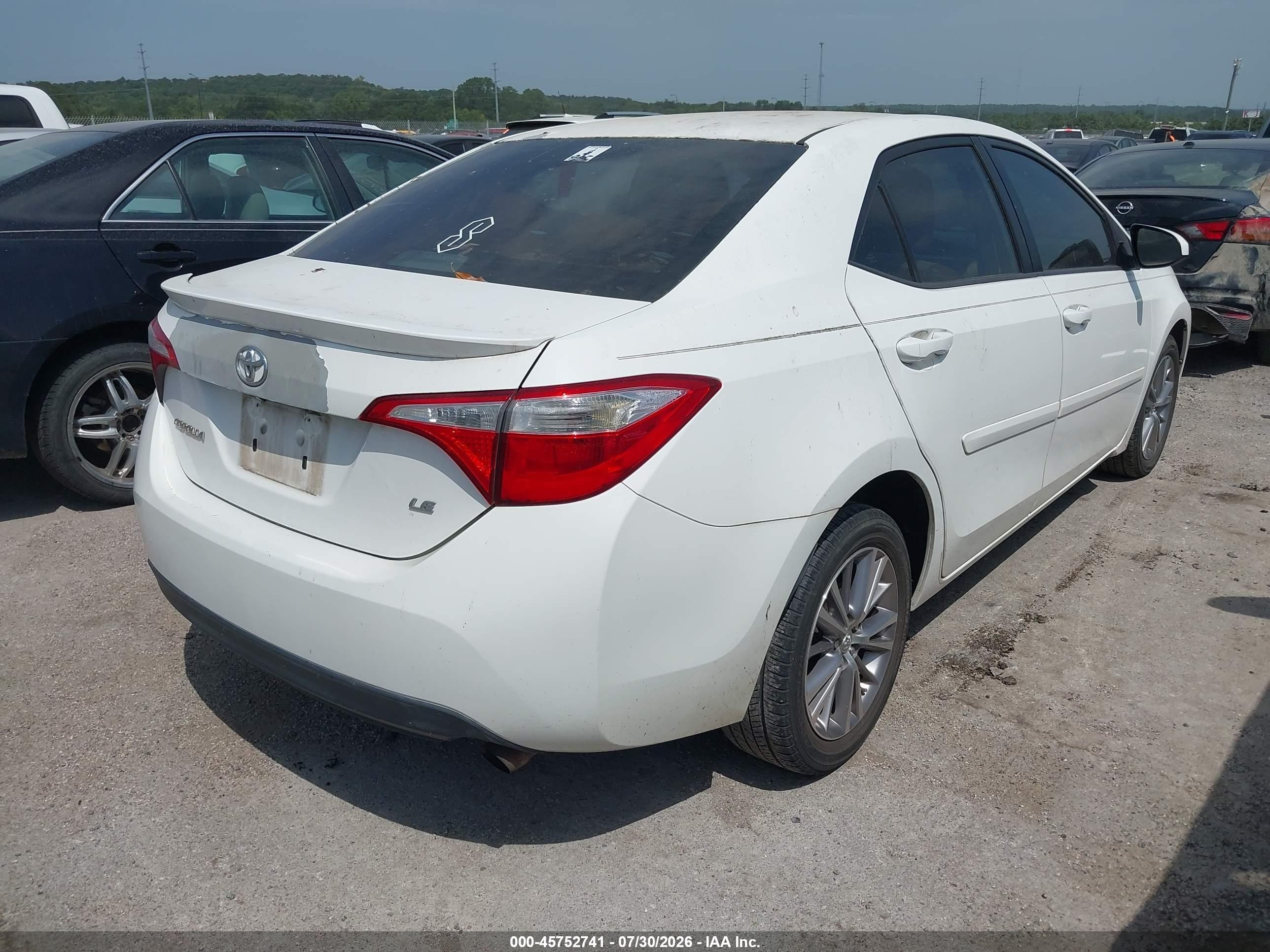 2014 Toyota Corolla Le Plus White vin: 5YFBURHE3EP052284