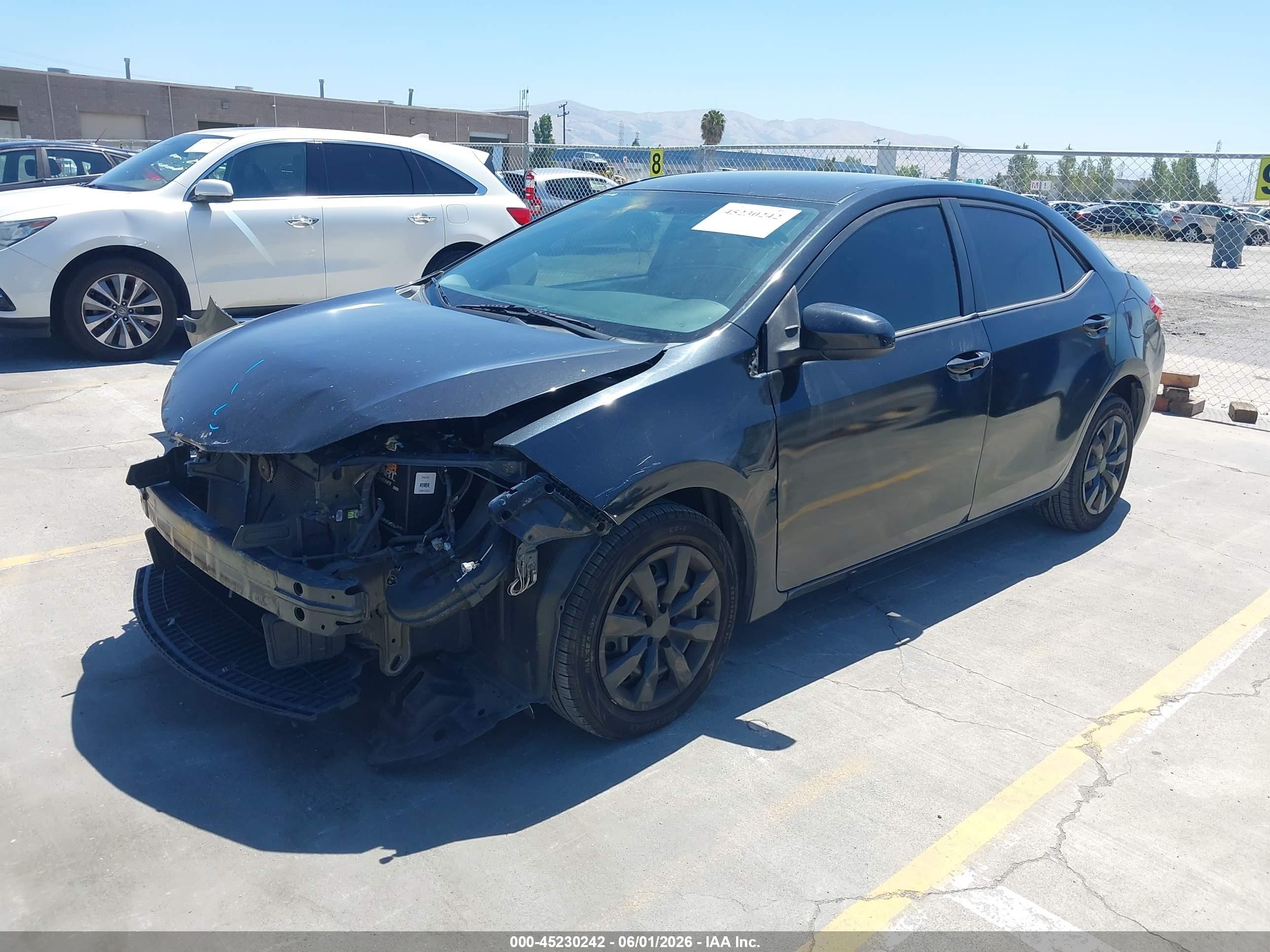 2014 Toyota Corolla Le Black vin: 5YFBURHE3EP057212