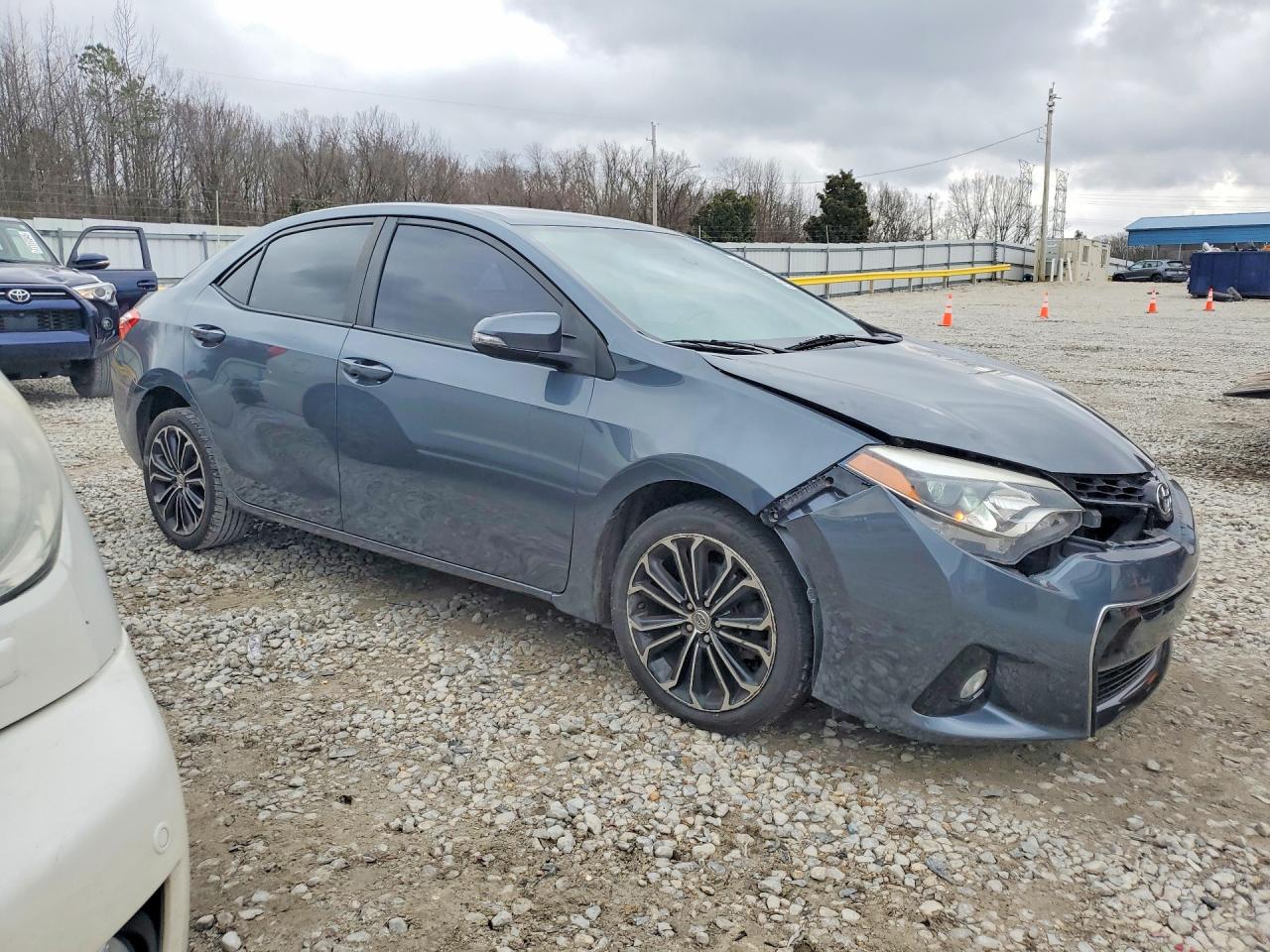 2014 Toyota Corolla Blue vin: 5YFBURHE3EP082613