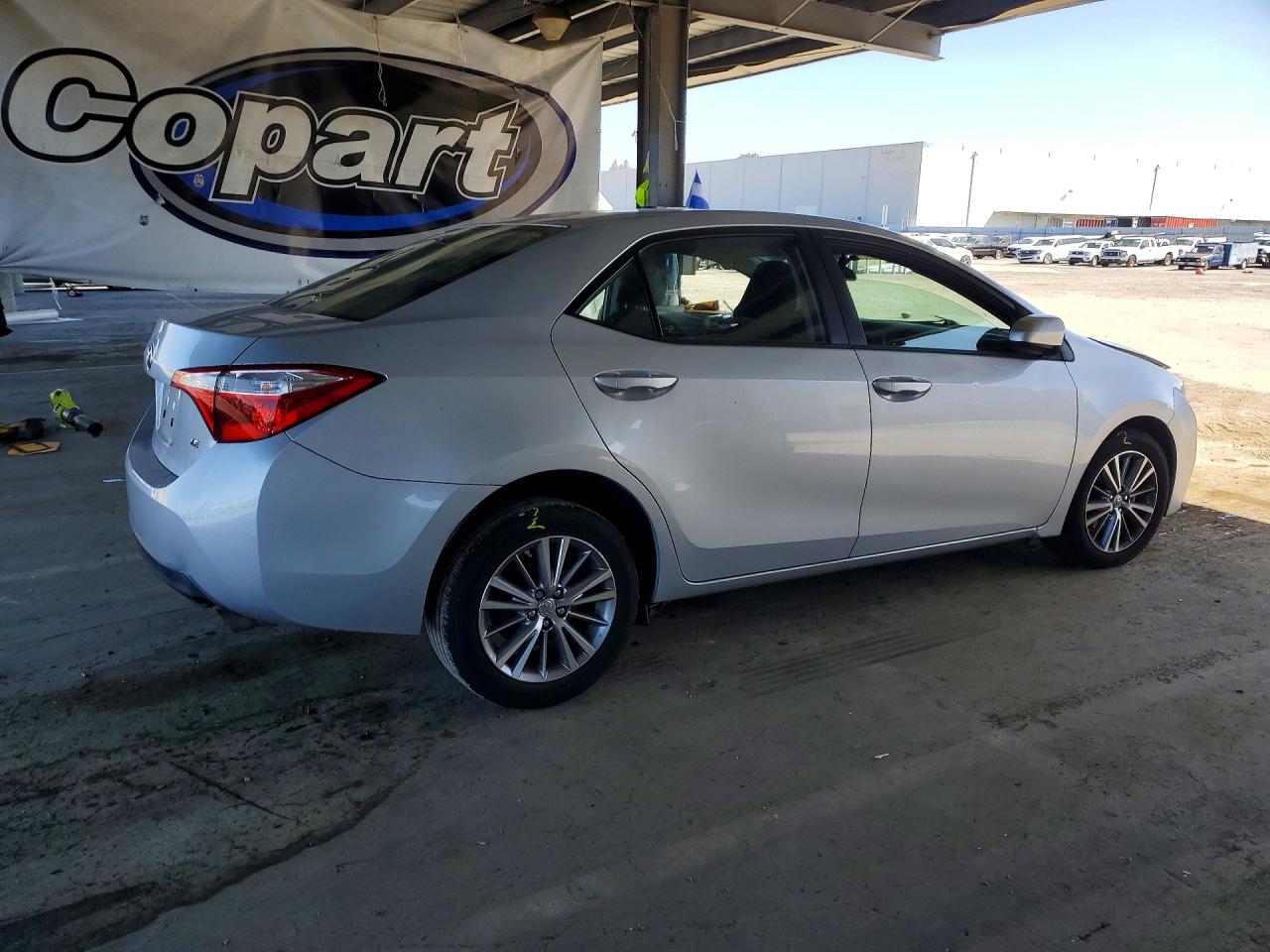 2014 Toyota Corolla Le Plus Silver vin: 5YFBURHE3EP086290