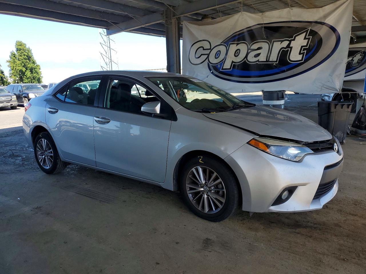 2014 Toyota Corolla Le Plus Silver vin: 5YFBURHE3EP086290