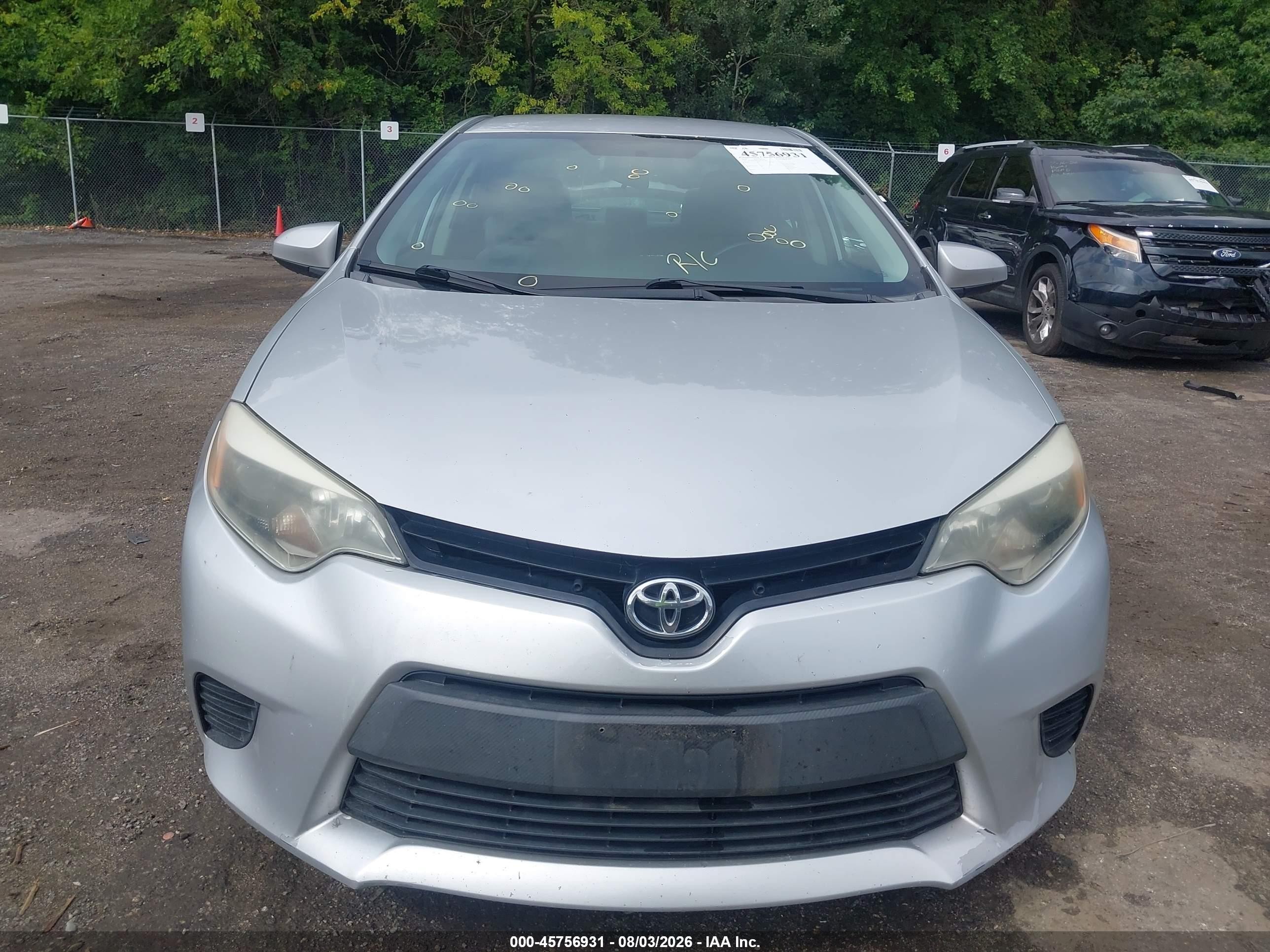 2014 Toyota Corolla L Silver vin: 5YFBURHE3EP135553