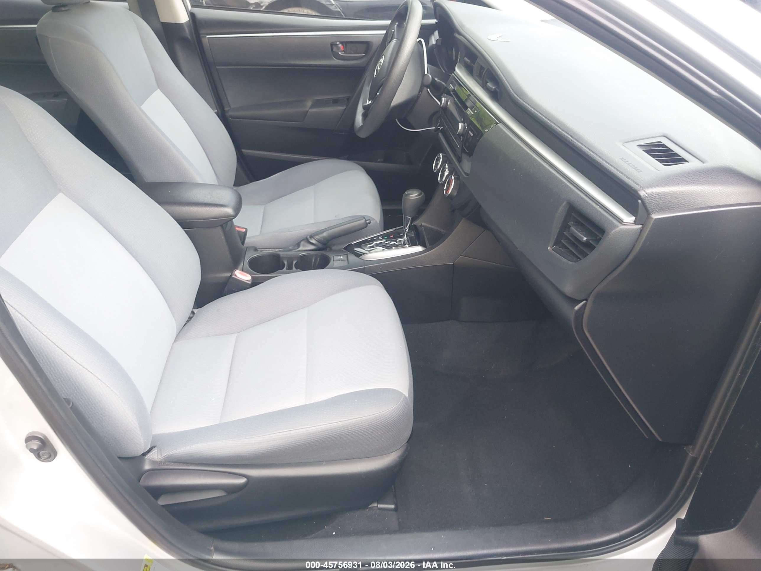 2014 Toyota Corolla L Silver vin: 5YFBURHE3EP135553