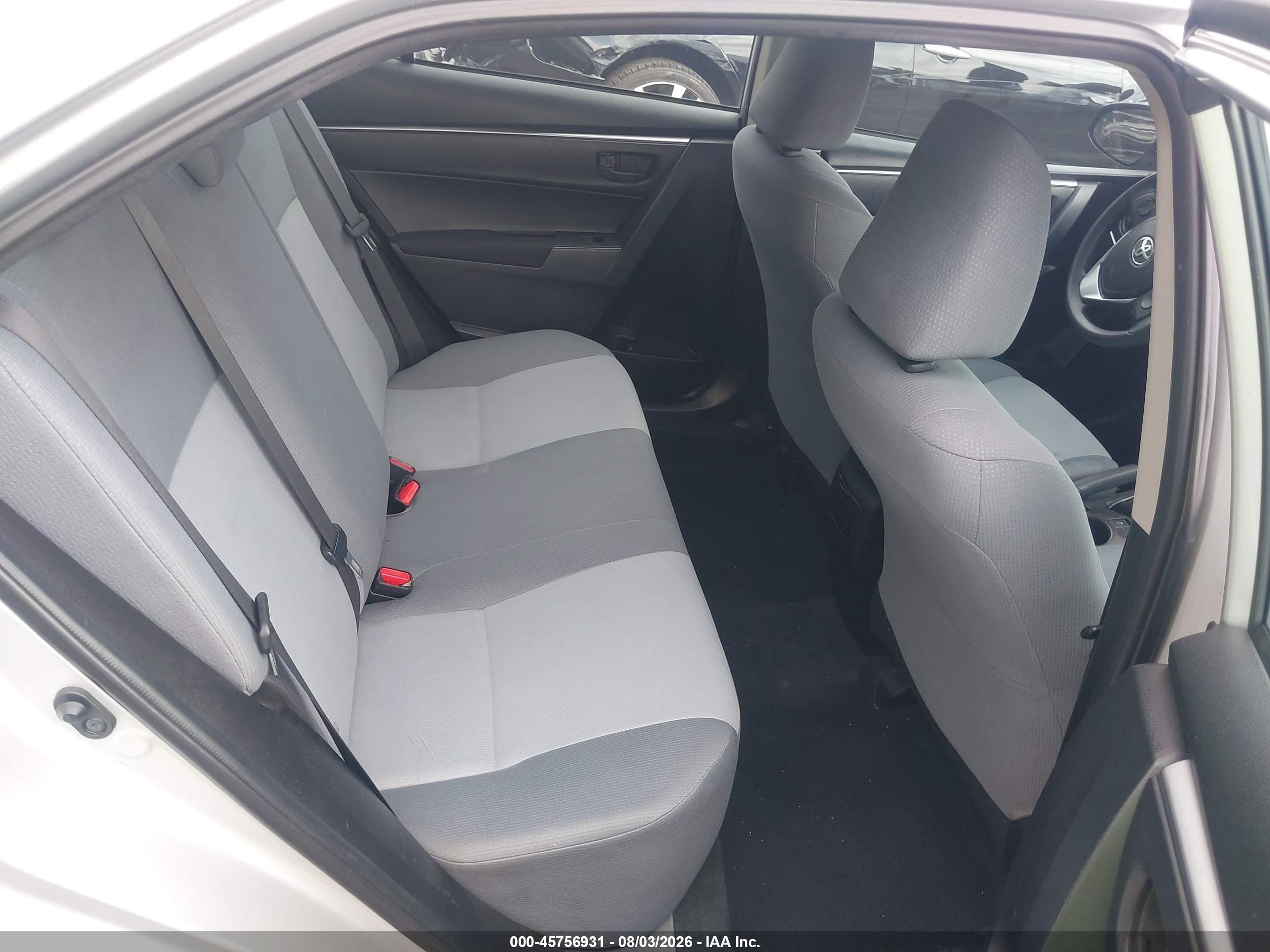 2014 Toyota Corolla L Silver vin: 5YFBURHE3EP135553