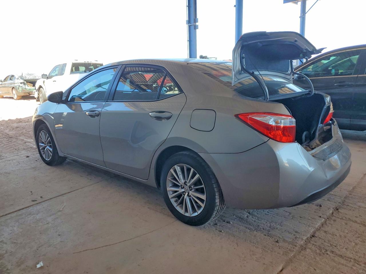 2014 Toyt Corolla Tan vin: 5YFBURHE3EP162123