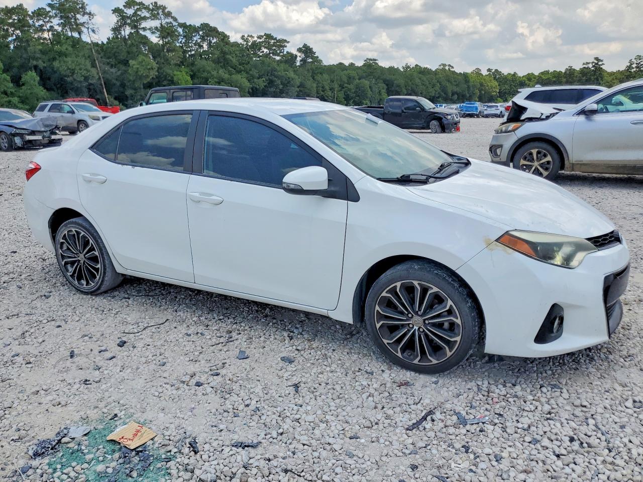 2015 Toyota Corolla S Plus White vin: 5YFBURHE3FP188450