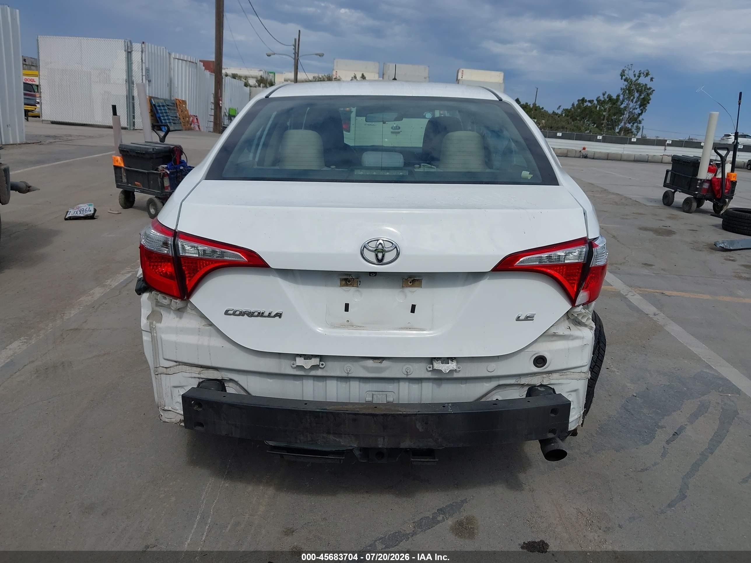 2015 Toyota Corolla Le Plus White vin: 5YFBURHE3FP196211