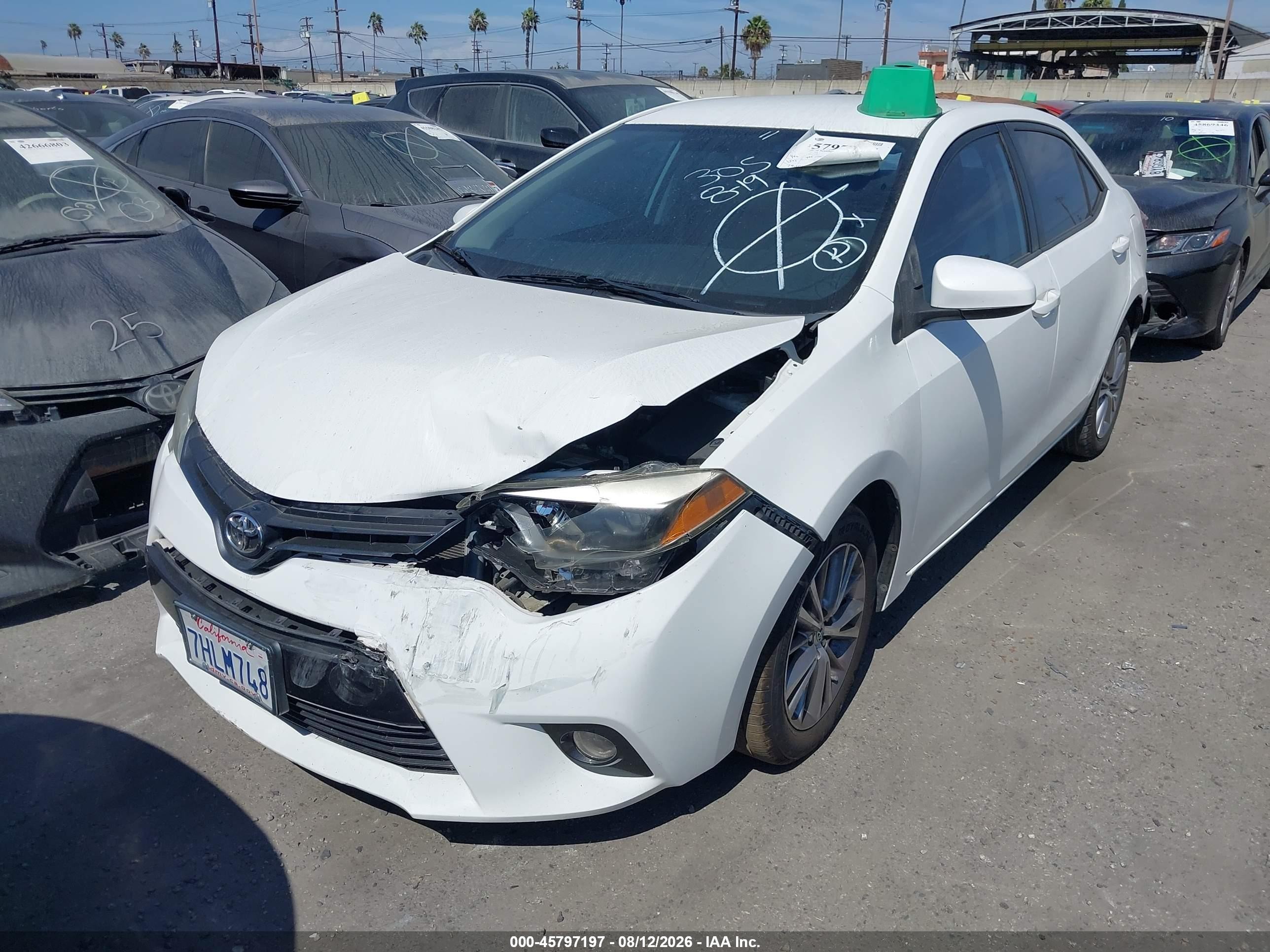 2015 Toyota Corolla Le Plus White vin: 5YFBURHE3FP201679