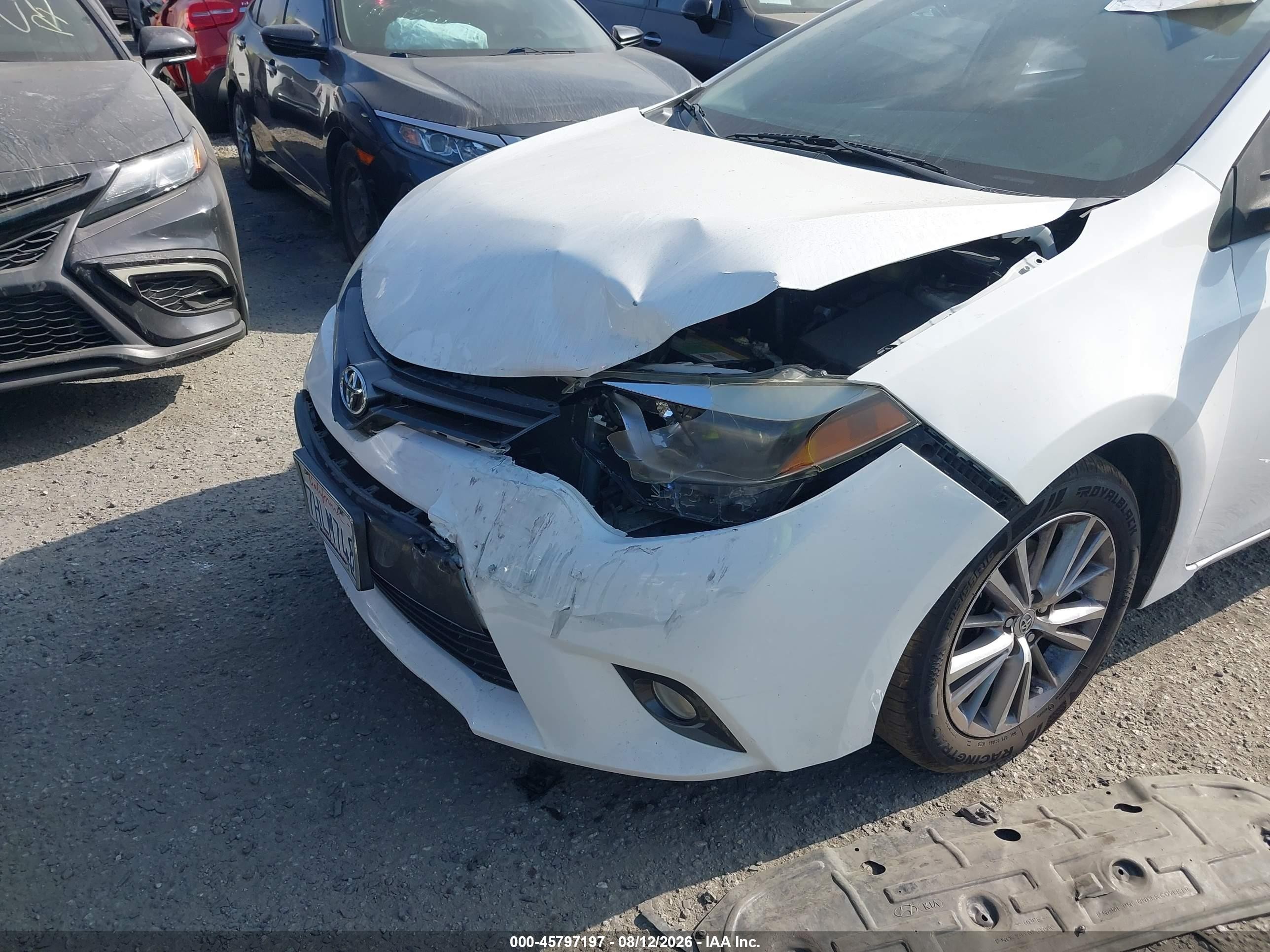 2015 Toyota Corolla Le Plus White vin: 5YFBURHE3FP201679