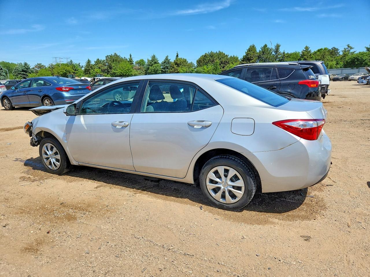 2015 Toyota Corolla L Silver vin: 5YFBURHE3FP223701