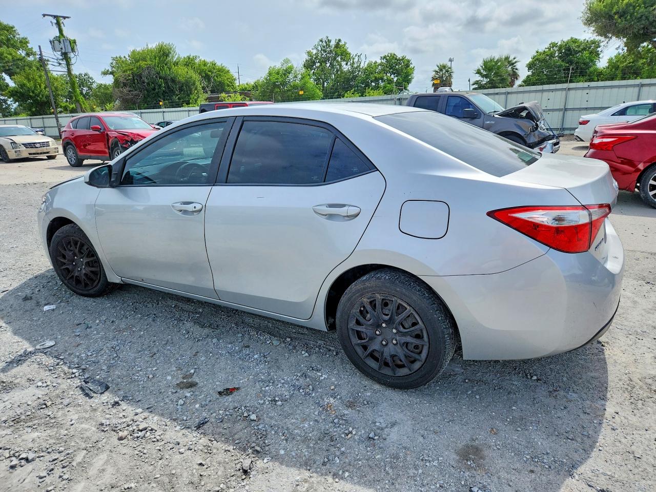 2015 Toyota Corolla Le Silver vin: 5YFBURHE3FP224346