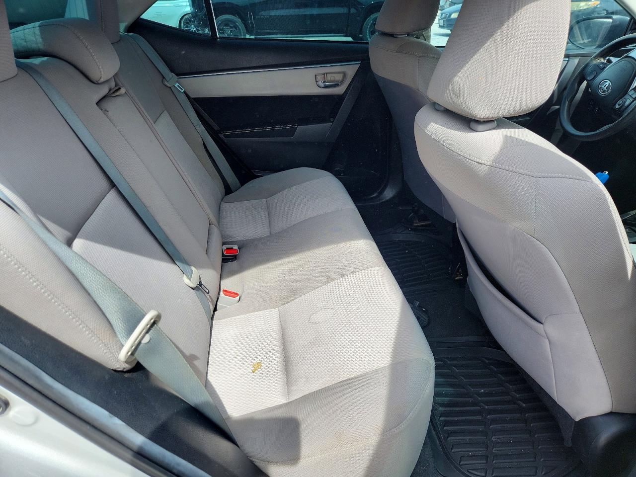 2015 Toyota Corolla Le Silver vin: 5YFBURHE3FP224346