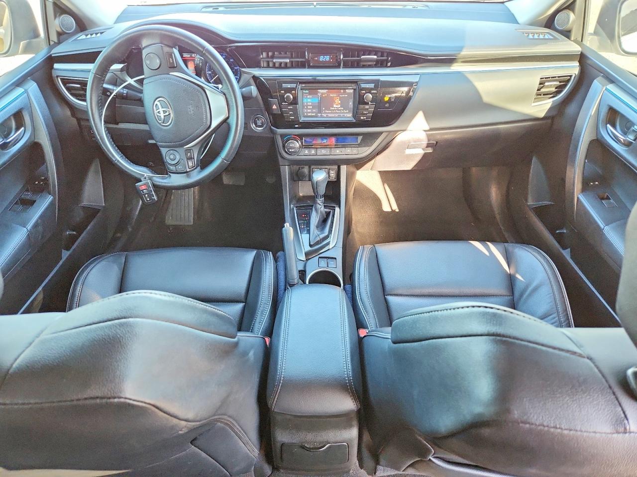 2015 Toyota Corolla S Premium Белый vin: 5YFBURHE3FP243818