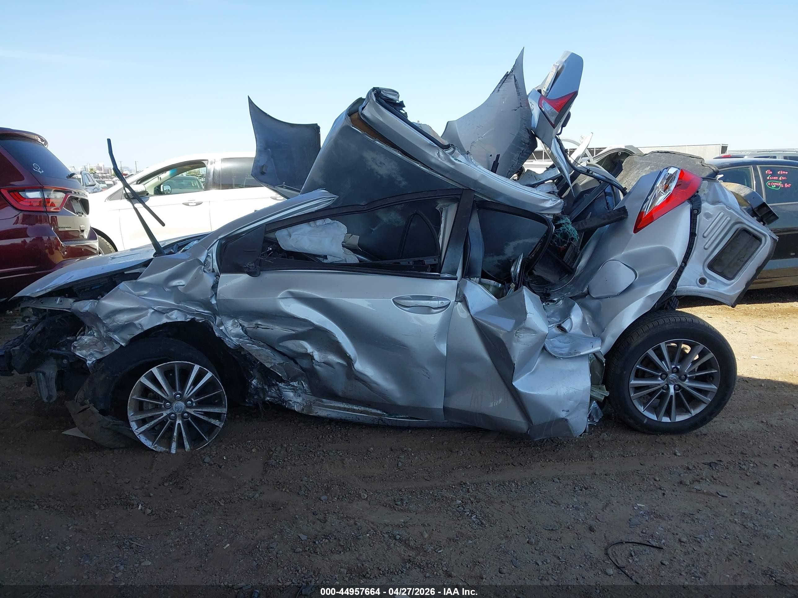 2015 Toyota Corolla Le Plus Silver vin: 5YFBURHE3FP253233