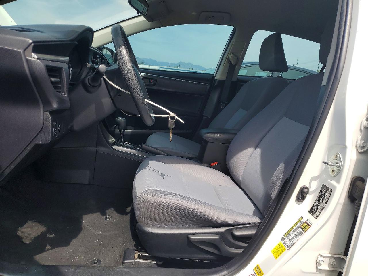 2015 Toyota Corolla L White vin: 5YFBURHE3FP280349