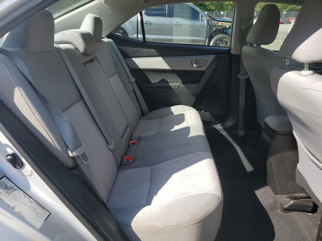 2015 Toyota Corolla Le Silver vin: 5YFBURHE3FP280397