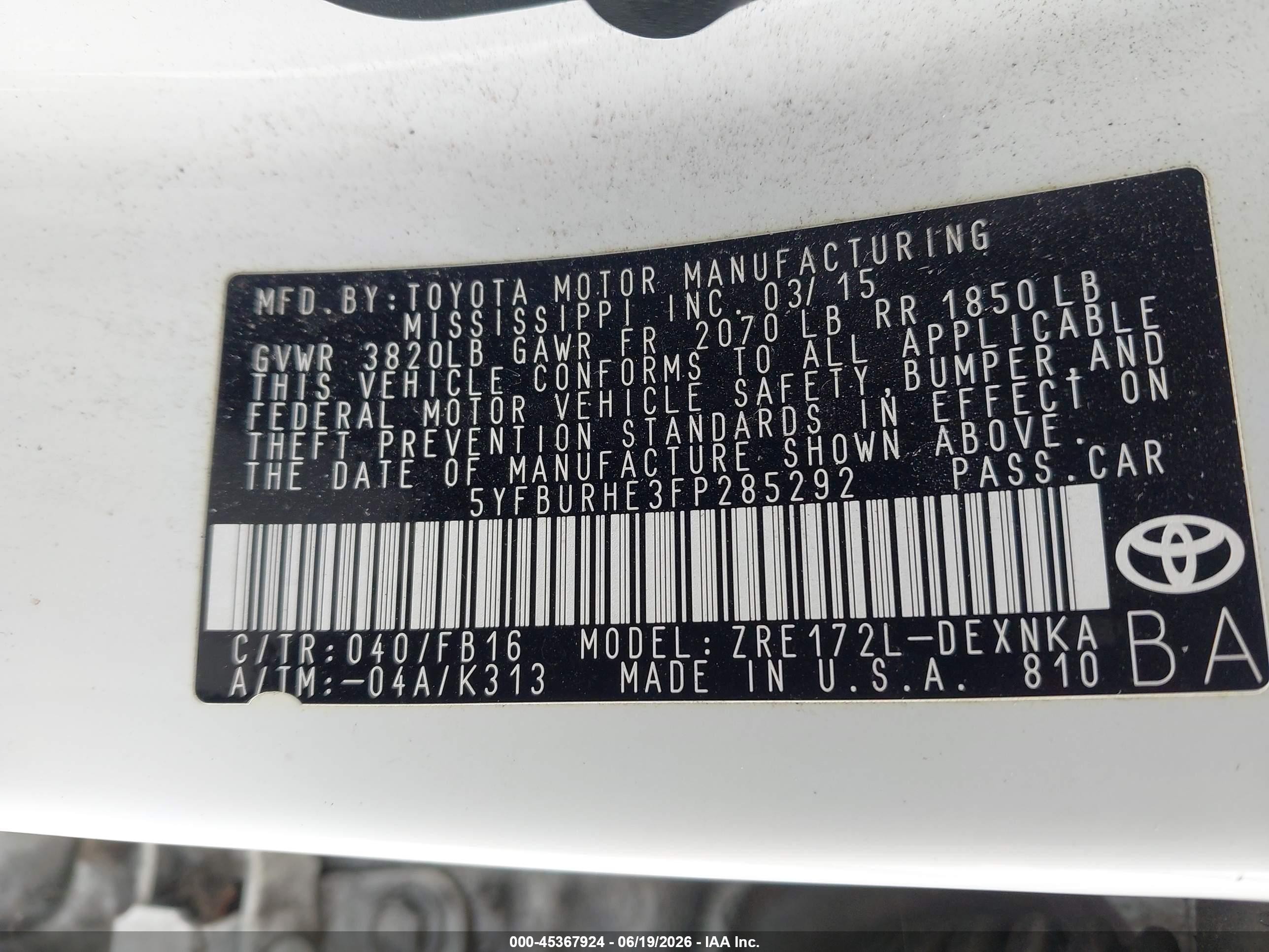 2015 Toyota Corolla Le Plus White vin: 5YFBURHE3FP285292